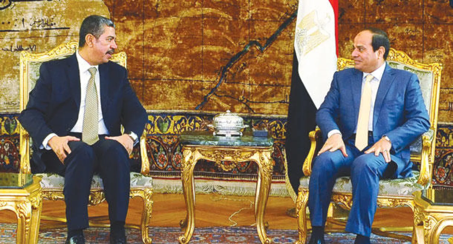 الرئيس المصري عبد الفتاح السيسي لدى استقباله نائب رئيس الجمهورية رئيس الوزراء اليمني خالد محفوظ بحاح في القاهرة أمس (أ.ب)