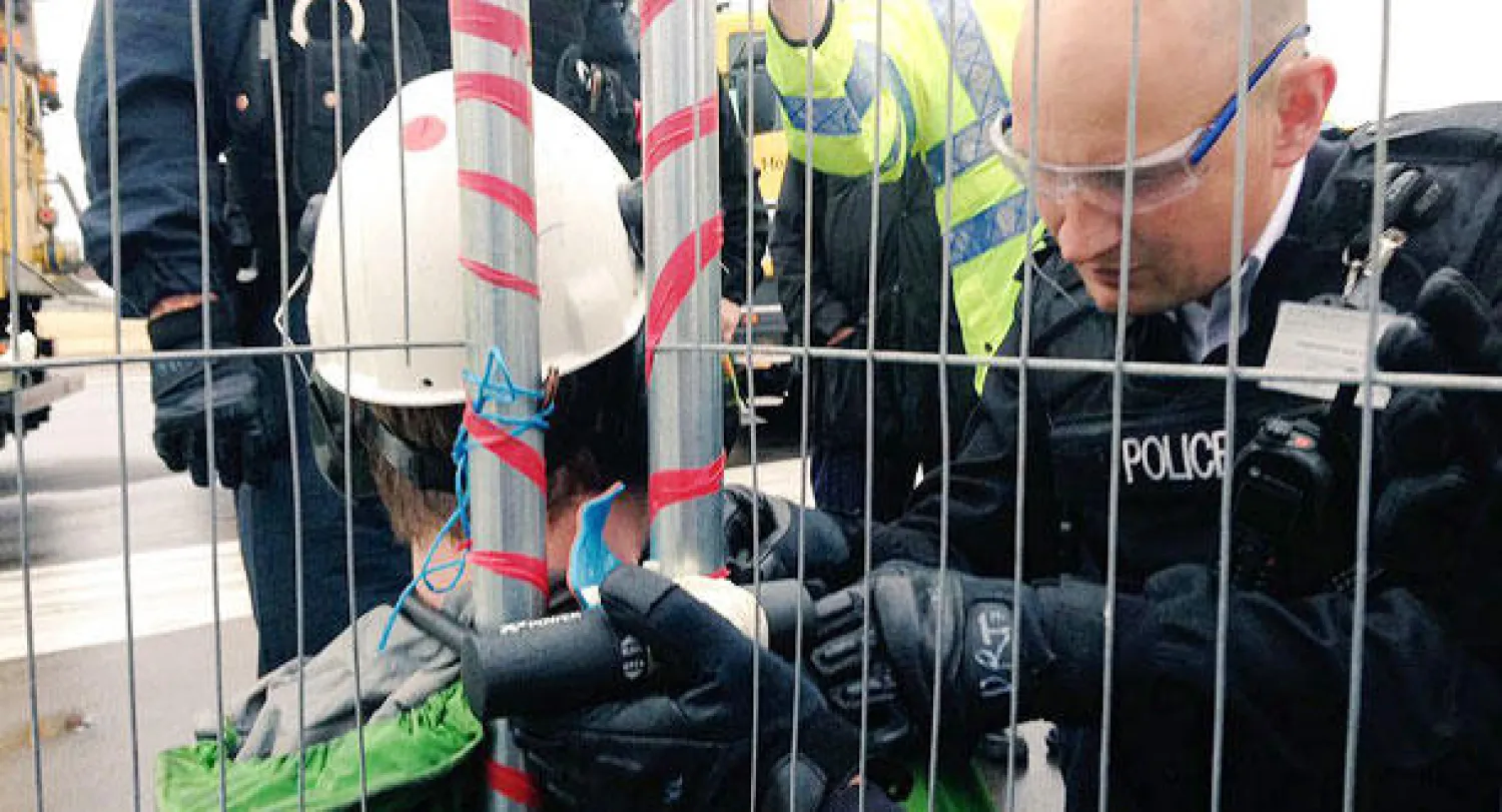 احتجاجات بمطار هيثرو اللندني واحتمالية إلغاء رحلات