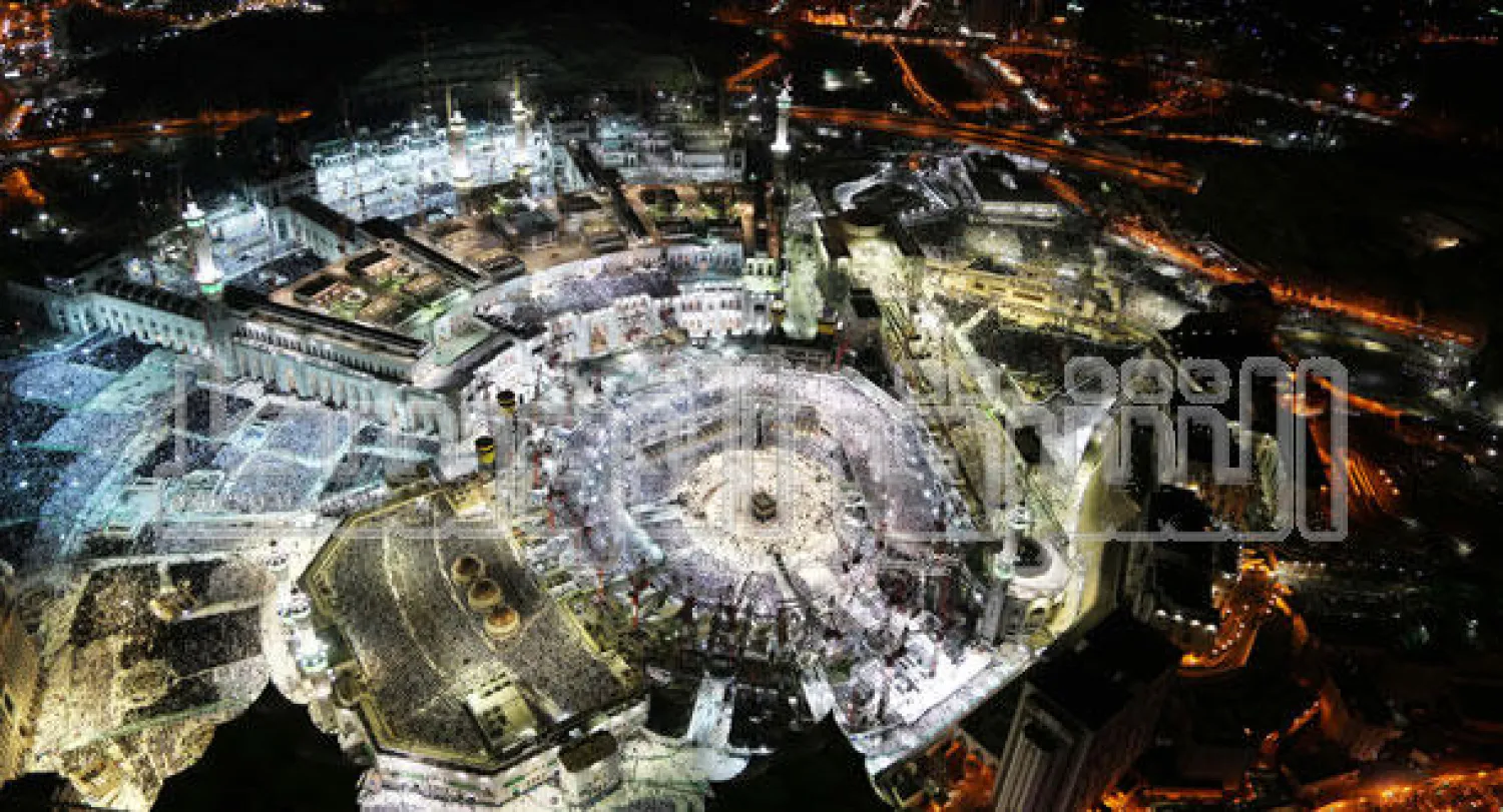 هكذا بدا المسجد الحرام في مكة المكرمة الذي شهد مساء الليلة مناسبة ختم القرآن بعد صلاة العشاء والقيام التي شهدها قرابة مليوني مصل ومعتمر (تصوير: أحمد حشاد)