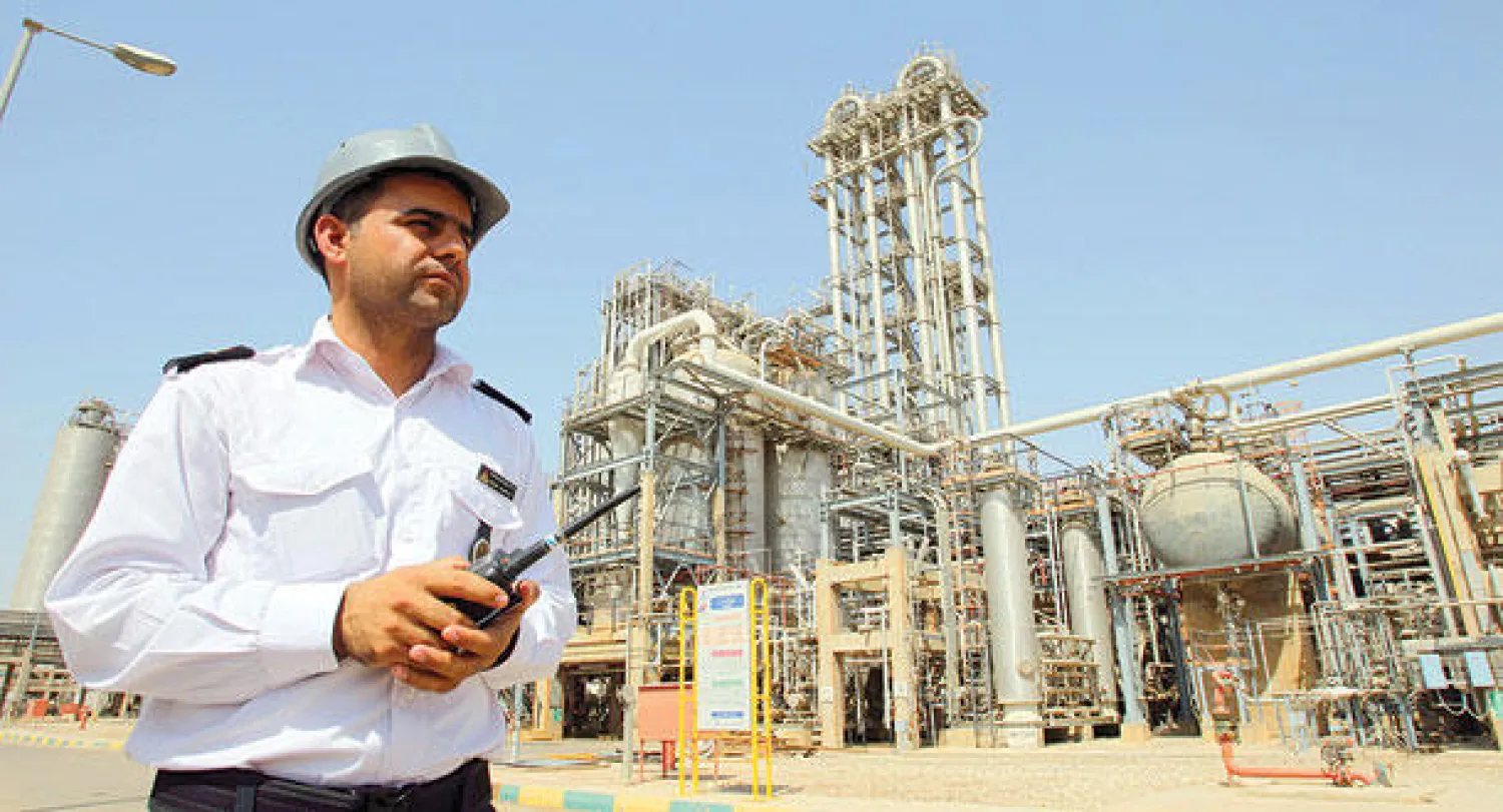 إحدى المنشآت النفطية في إيران (إ.ب.أ)