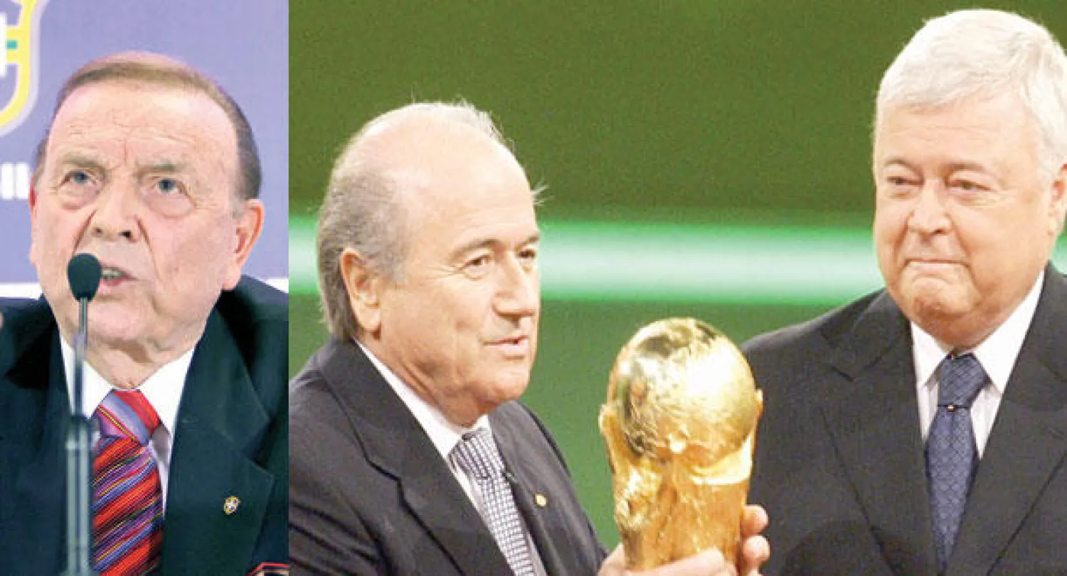 تيكسيرا برفقة بلاتر («الشرق الأوسط»)  -  خوسيه ماريا مارين (الشرق الاوسط)