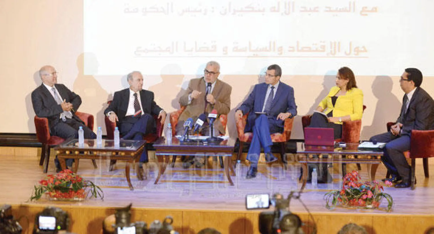 عبد الإله ابن كيران في لقاء مفتوح مع الصحافة نظمته «مؤسسة الفقيه التطواني» بسلا الليلة قبل الماضية (تصوير: مصطفى حبيس)