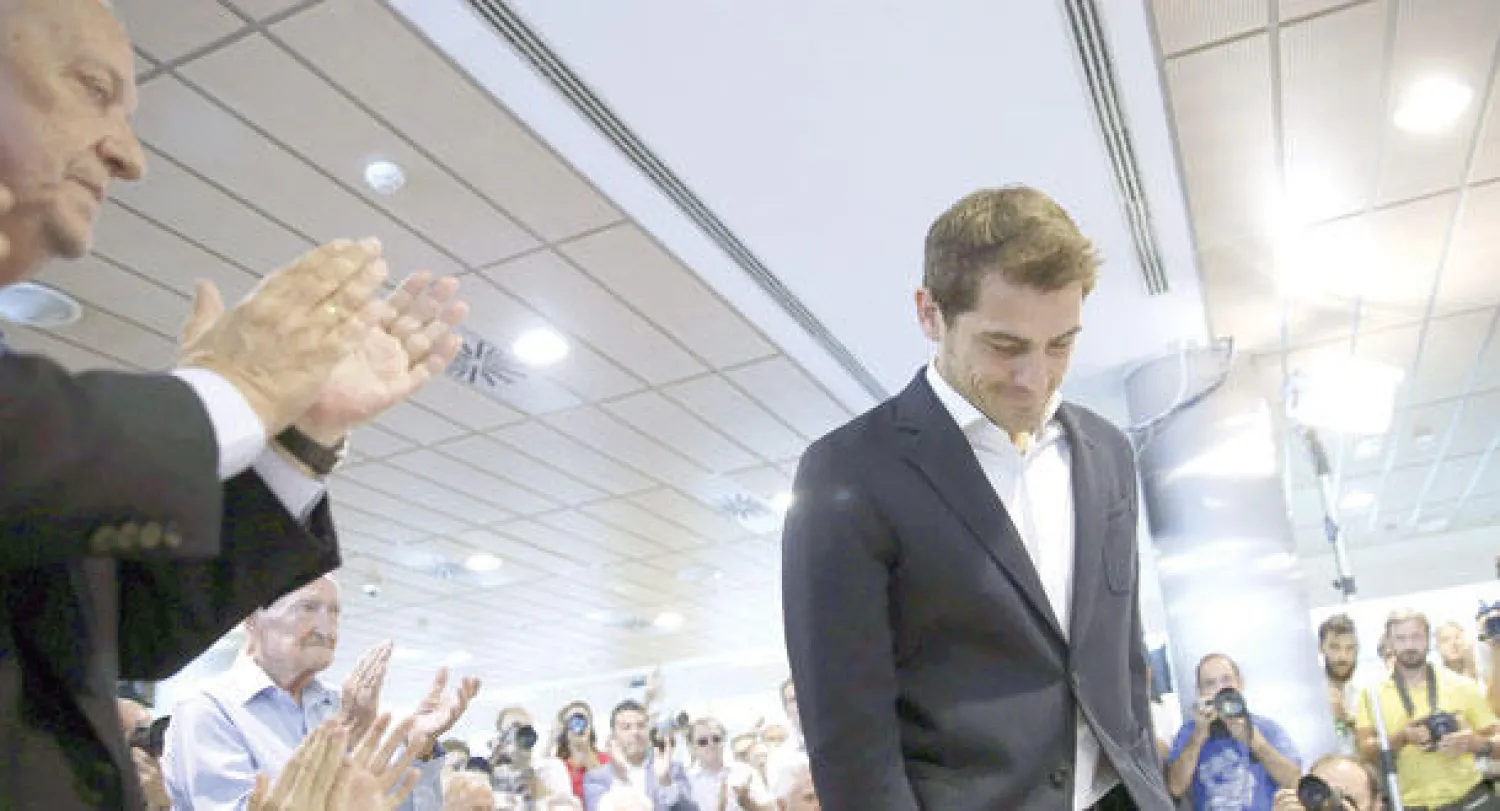 كاسياس يودع جماهيره حزينًا (إ.ب.أ)