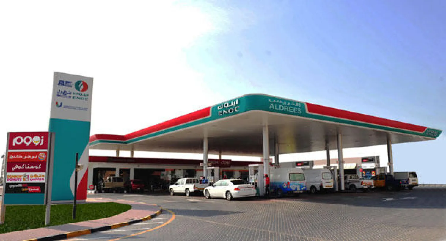 تبدأ الإمارات بتطبيق الأسعار الجديدة في الأول من أغسطس المقبل على الجازولين والديزل ({الشرق الأوسط})