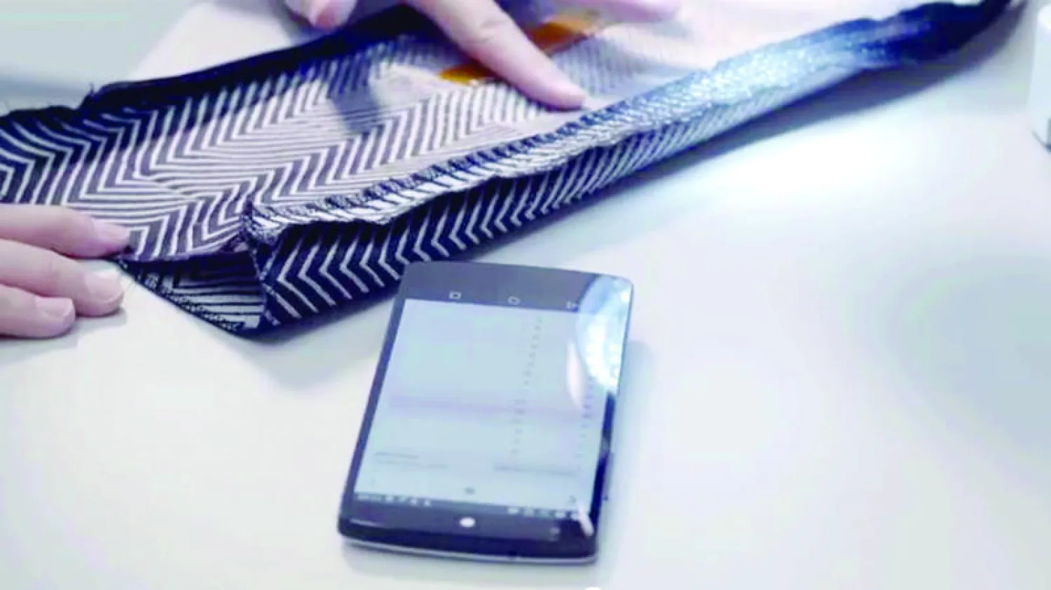 تحكم بأدواتك.. بإيماءات أناملك  أو بالنقر على أنسجة ملابسك