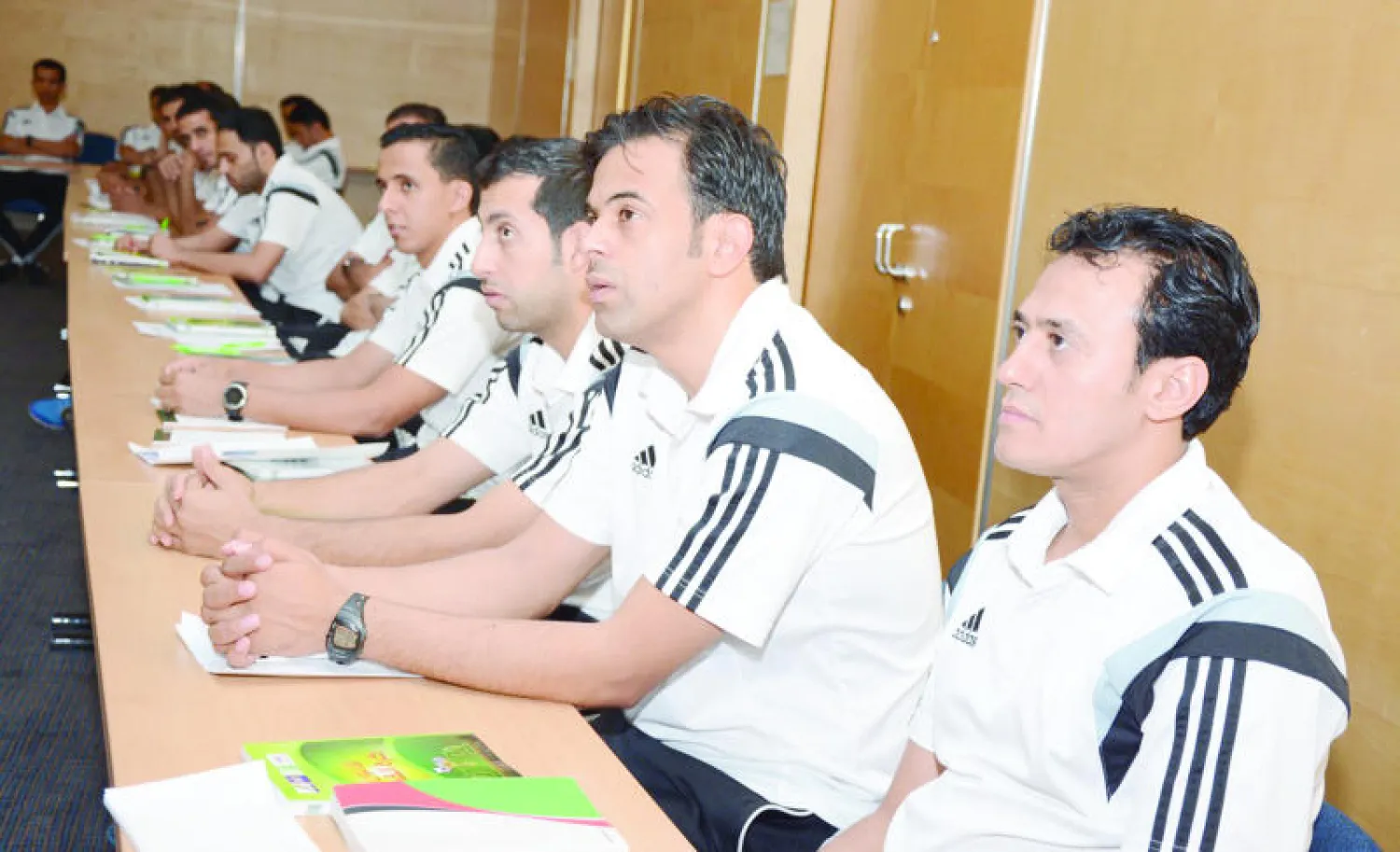 من اجتماع لجنة الحكام (المركز الإعلامي بالاتحاد السعودي لكرة القدم)