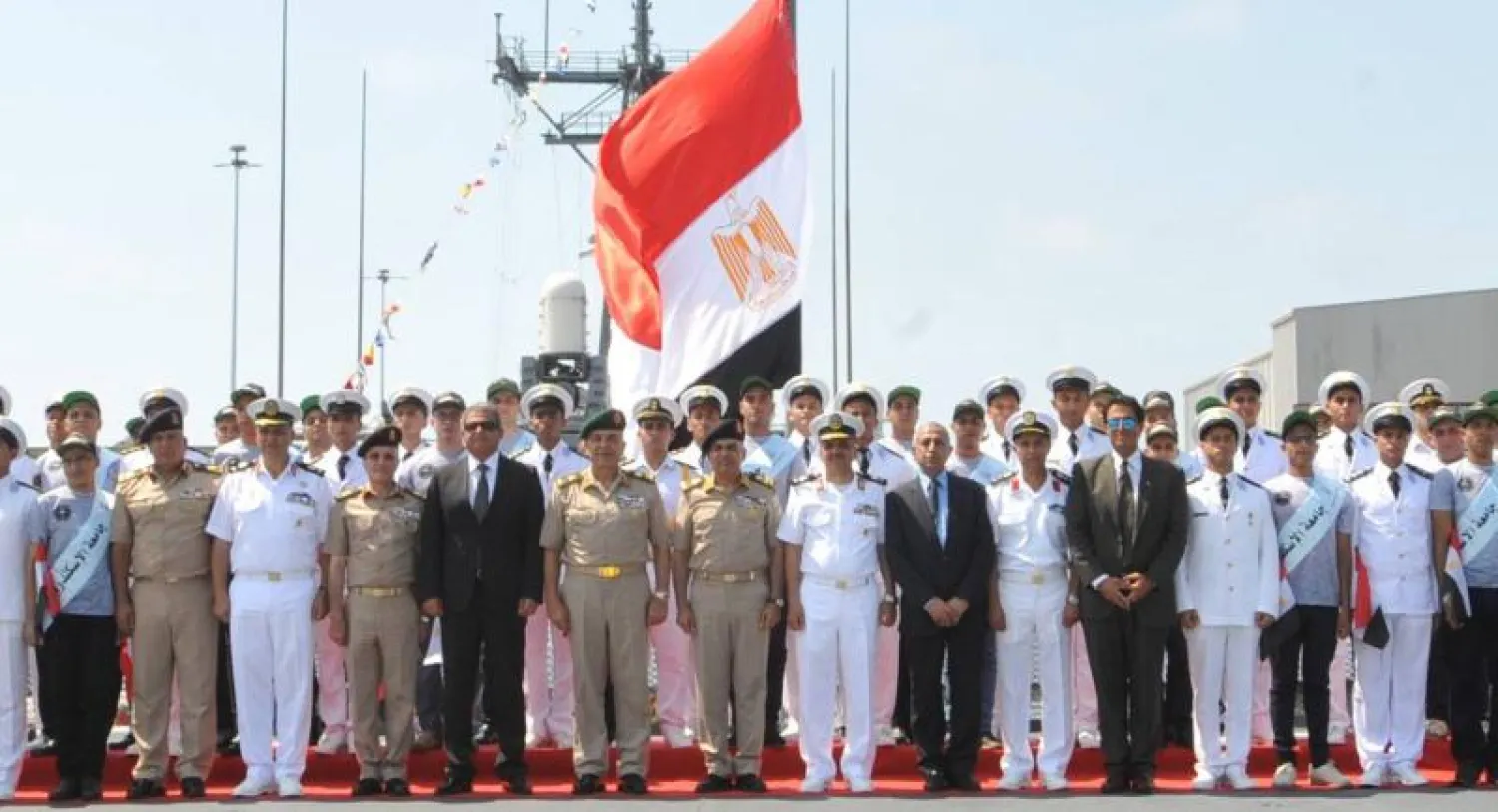 مقاتلات «إف 16» الجديدة تحلق في سماء القاهرة إيذانًا بانضمامها للجيش المصري