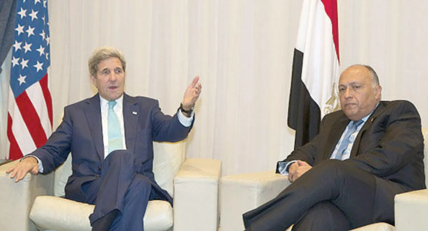 وزير الخارجية المصري سامح شكري في اجتماع سابق مع نظيره الأميركي جون كيري في مارس الماضي (غيتي)