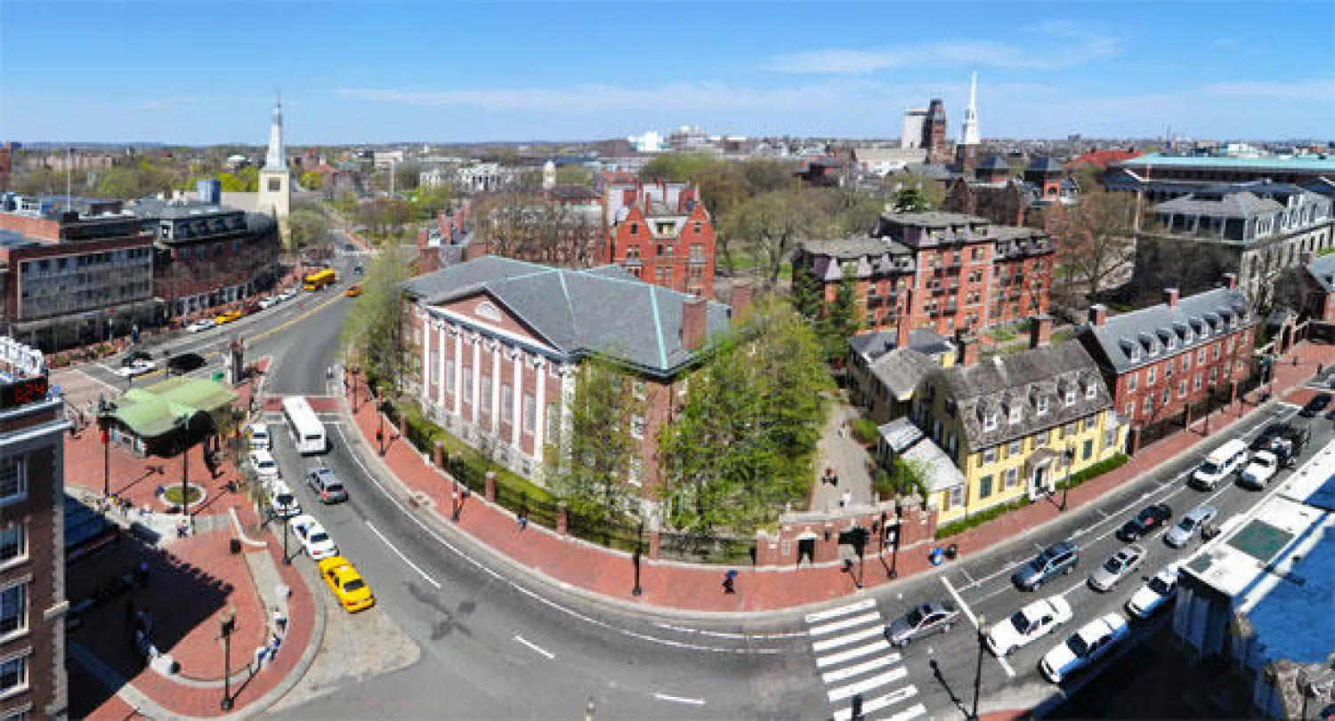 بمناسبة احتفاء {مسك} بإتمام 30 طالباً وطالبة لبرنامج إعداد القادة في جامعة هارفارد في مدينة بوسطن