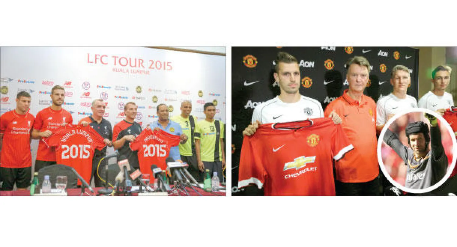 تشيك أهم صفقات آرسنال (رويترز)، فان غال مدرب يونايتد يتوسط لاعبيه الجدد شنايدرلين وشفاينشتايغر ودراميان (أ.ب)، رودجرز مدرب ليفربول (في الوسط) كان الأكثر إنفاقًا على صفقاته الجديدة (أ.ب)