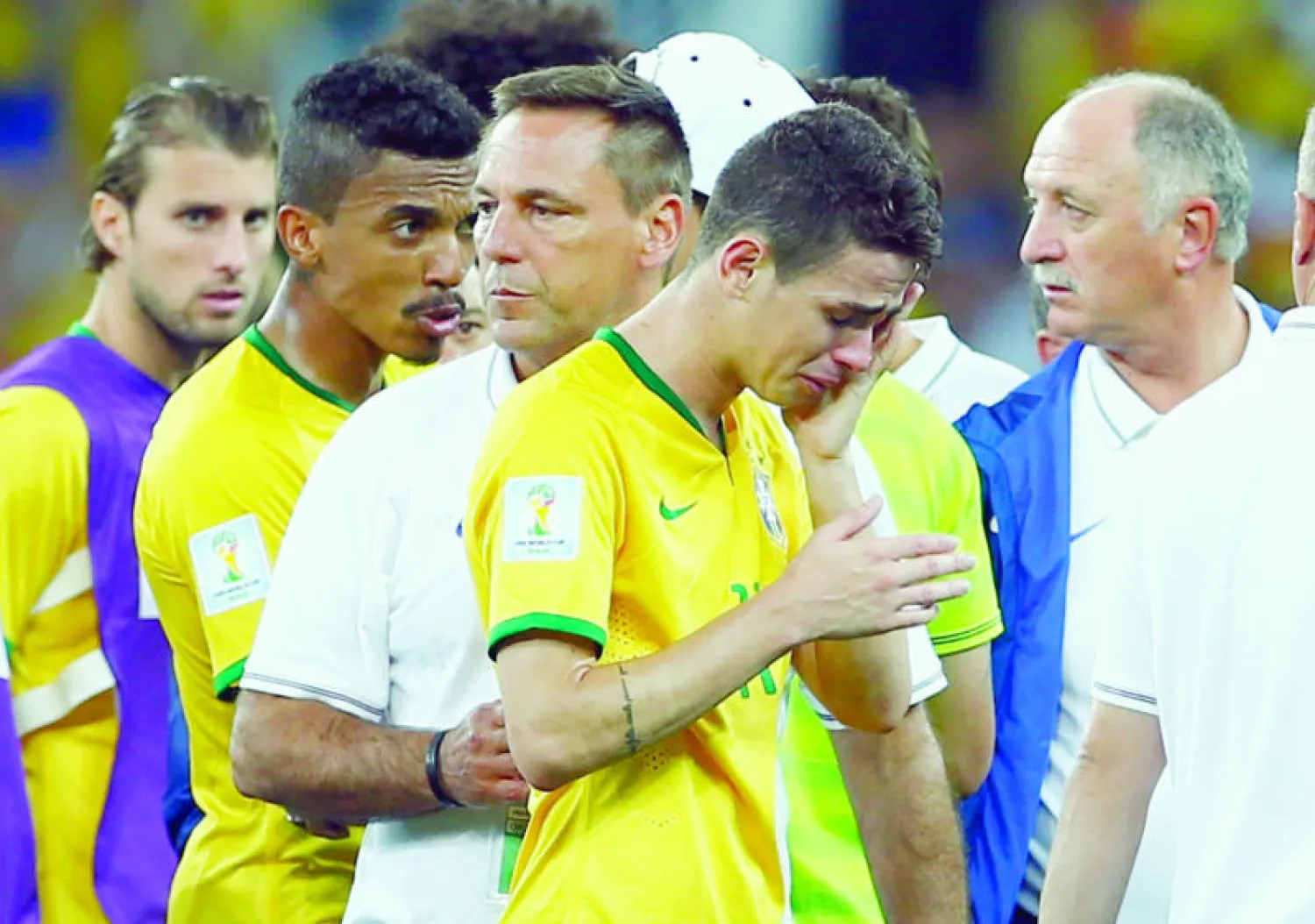 لاعبو البرازيل ومدربهم بعد السقوط المدوي («الشرق الأوسط»)
