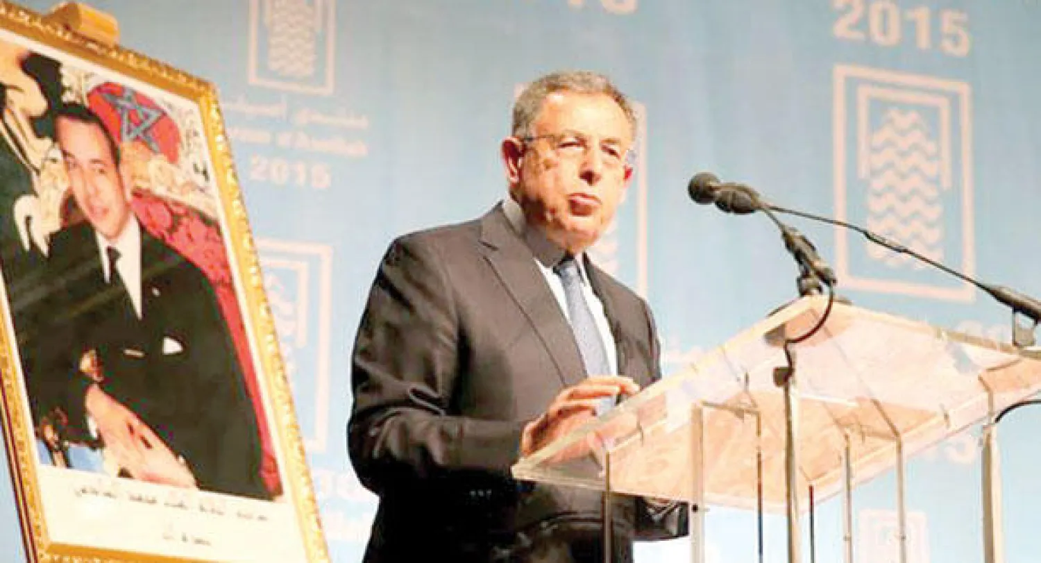 رئيس الحكومة اللبنانية السابق فؤاد السنيورة أثناء حديثه في منتدى أصيلة («الشرق الأوسط»)