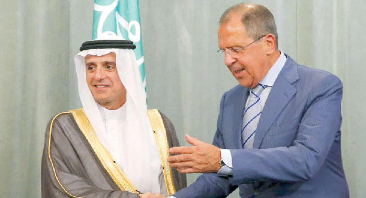 وزير الخارجية السعودي عادل الجبير مع نظيره الروسي في المؤتمر الصحافي بموسكو أمس (رويترز)