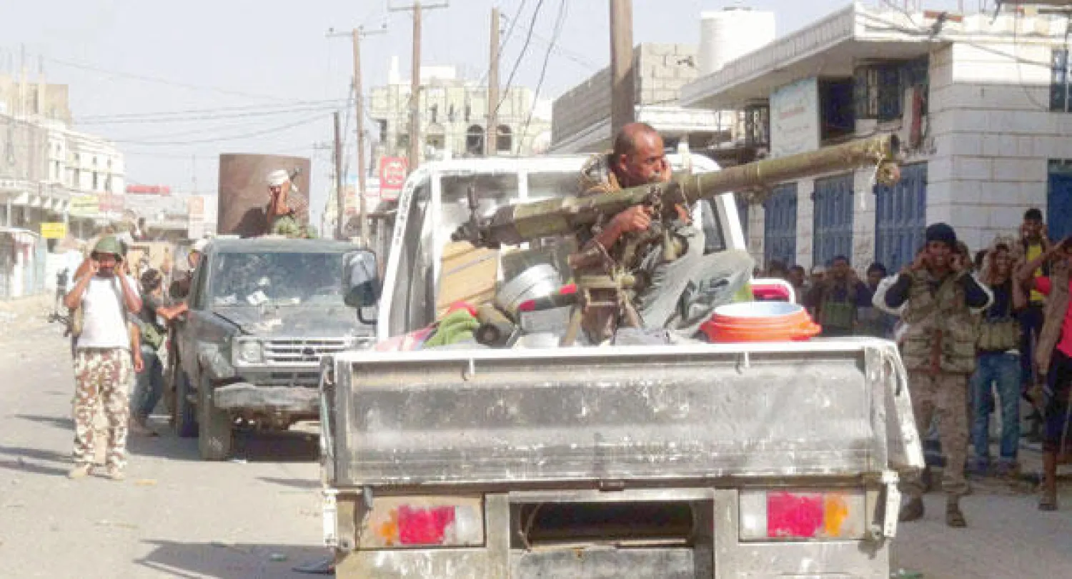 قوات المقاومة اليمنية الموالية للشرعية جنوب أبين أول من أمس (أ.ف.ب)