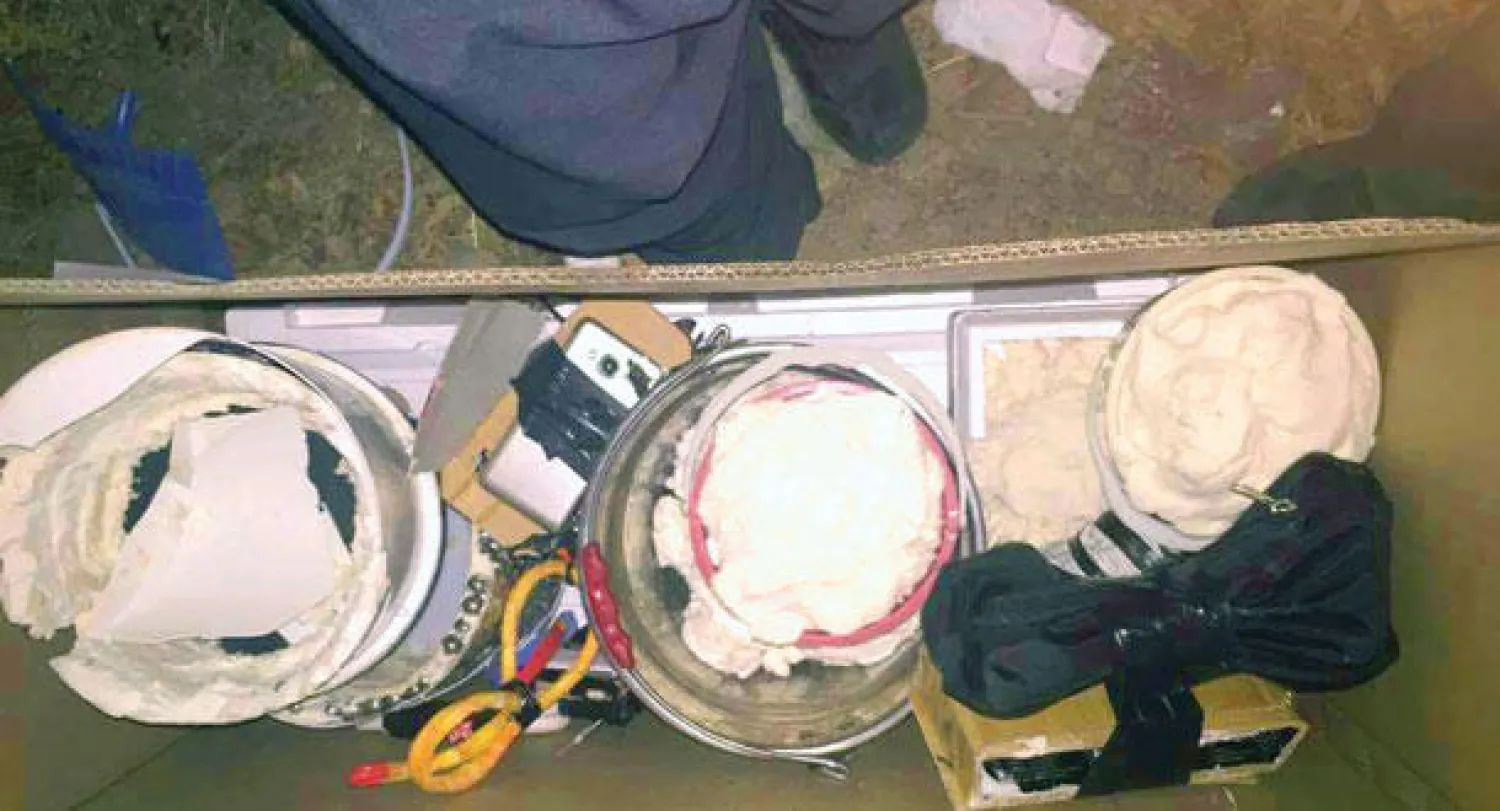 المتفجرات التي تم إبطالها في مقر حزب الكوملة الكردستاني الإيراني في إقليم كردستان («الشرق الأوسط»)