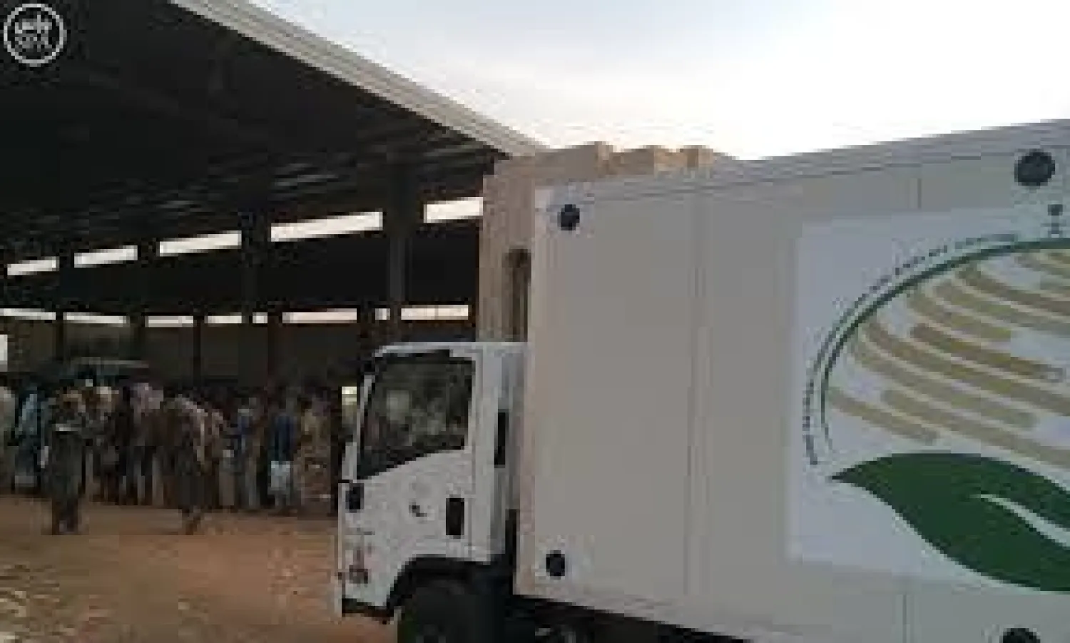 مركز الملك سلمان للإغاثة: أكثر من 300 ألف يمني يستفيدون من السلال الغذائية