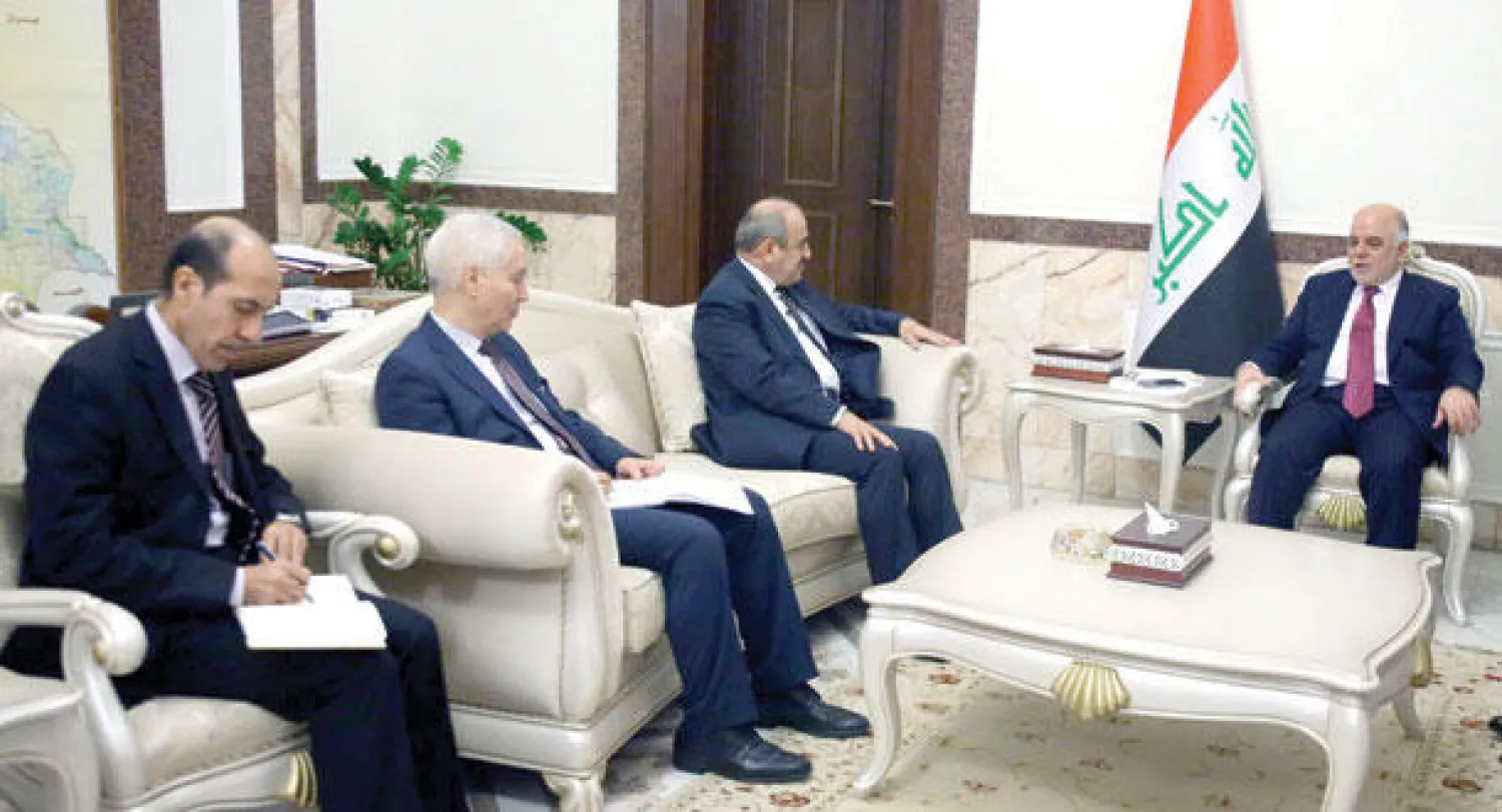 جانب من استقبال رئيس وزراء العراق لكبير مستشاري منظمة التعاون الإسلامي («الشرق الأوسط»)