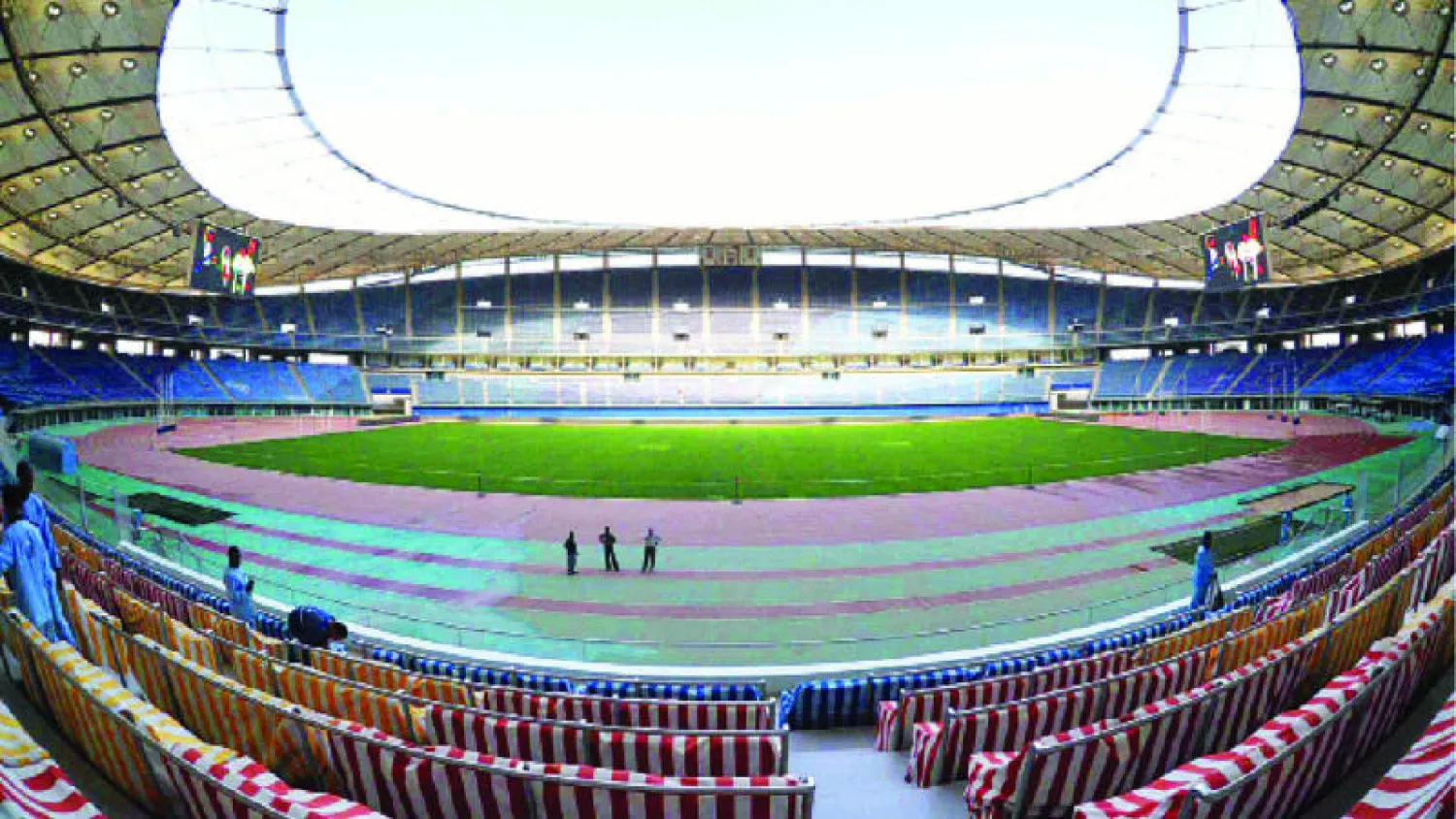 ملعب جابر الدولي بات محور الجدل في قضية تأجيل «خليجي 23» بالكويت («الشرق الأوسط»)