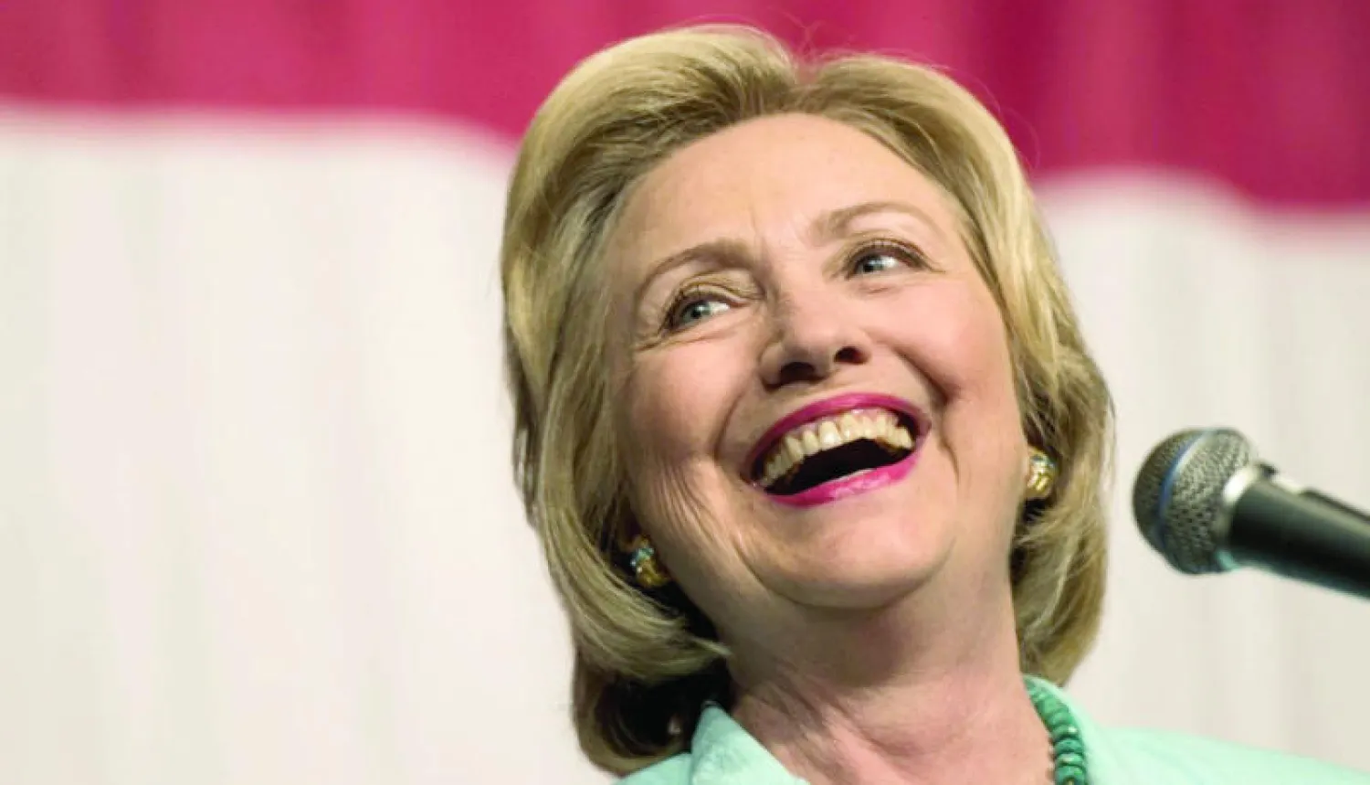 هيلاري كلينتون المرشحة الرئاسية في إيوا ضمن حملتها الانتخابية (واشنطن بوست)