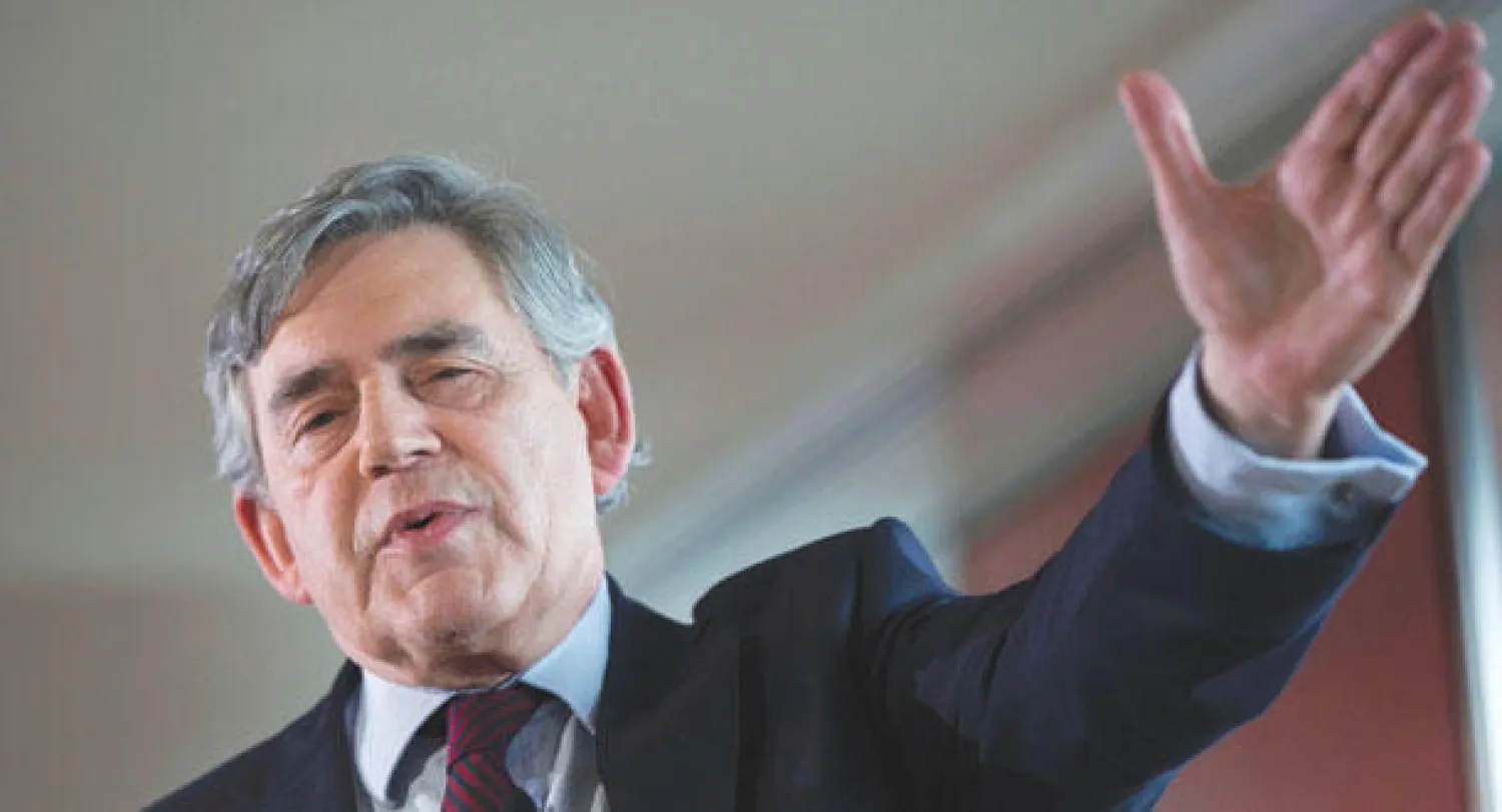 رئيس الوزراء البريطاني السابق غوردون براون خلال خطابه في لندن أمس (رويترز)