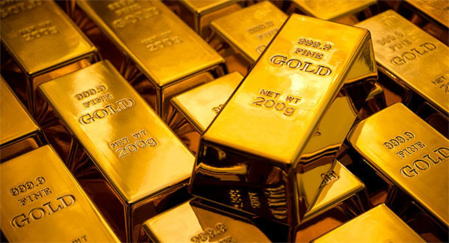 الذهب يتجه لتحقيق أكبر مكاسبه الأسبوعية مع نزول الأسهم والدولار