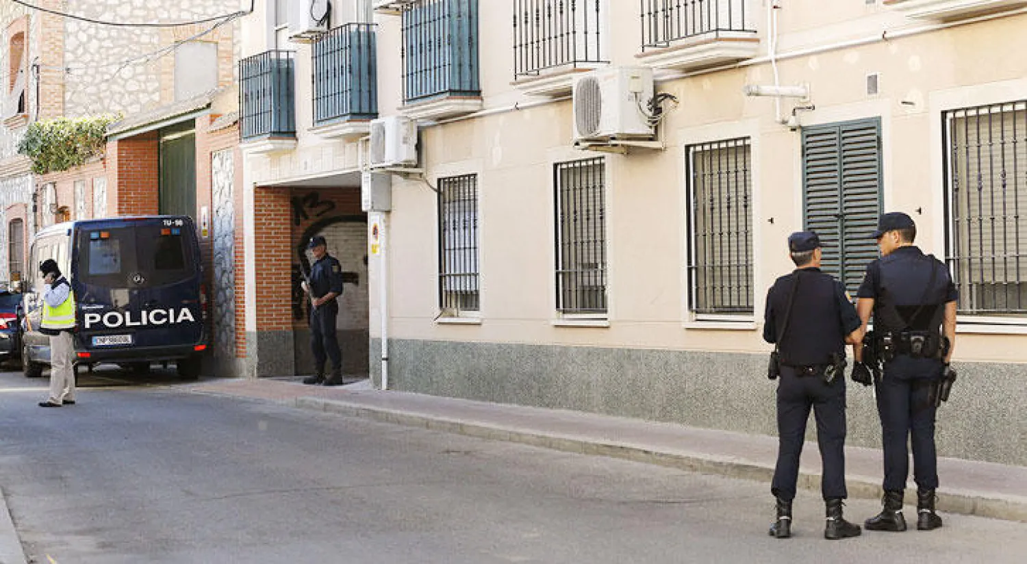 إسبانيا: اعتقال 14 شخصا بتهمة التجنيد لـ«داعش»