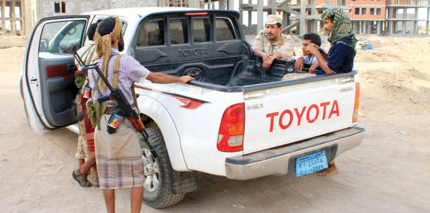 عناصر من المقاومة اليمنية الموالية للرئيس هادي في صعدة أمس (أ.ف.ب)