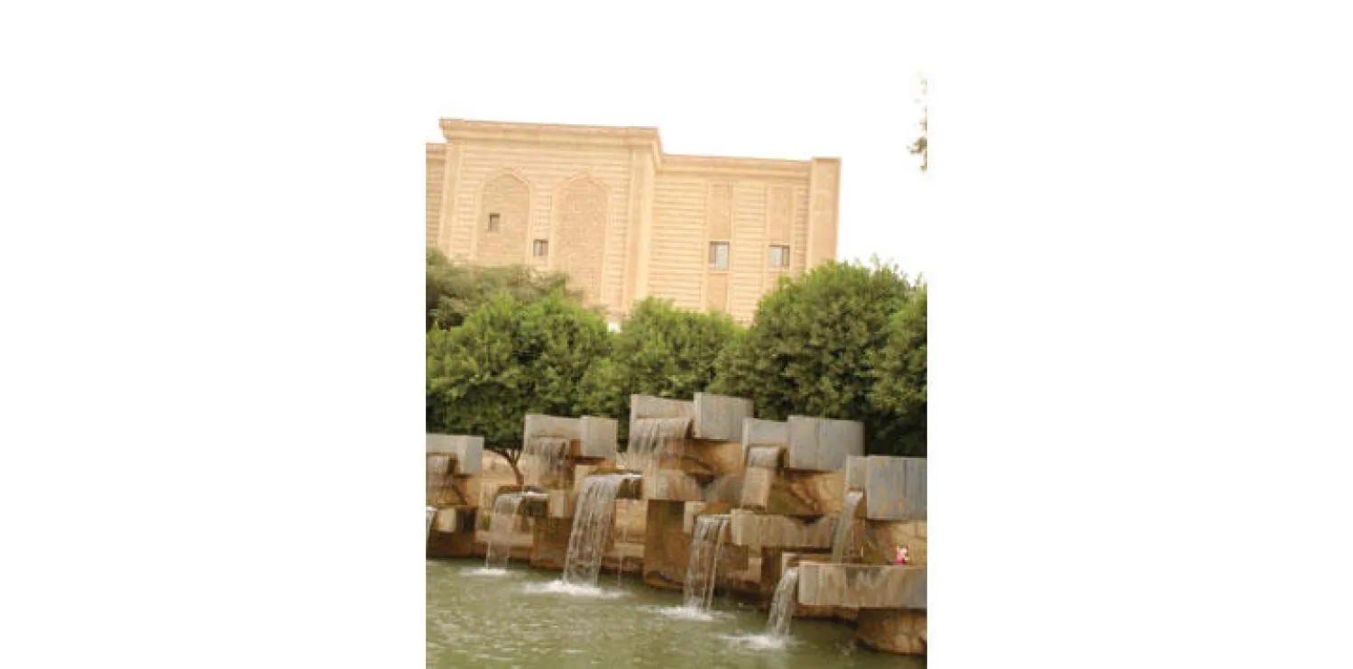 أحد قصور صدام حسين في المنطقة الخضراء الذي سيطر عليه نوري المالكي رئيس الوزراء السابق، واتخذه مسكنًا له («الشرق الأوسط»)