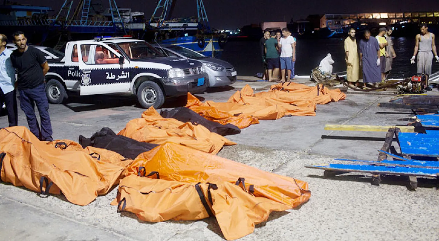 غرق مركب للمهاجرين قبالة ليبيا وانتشال 76 جثة