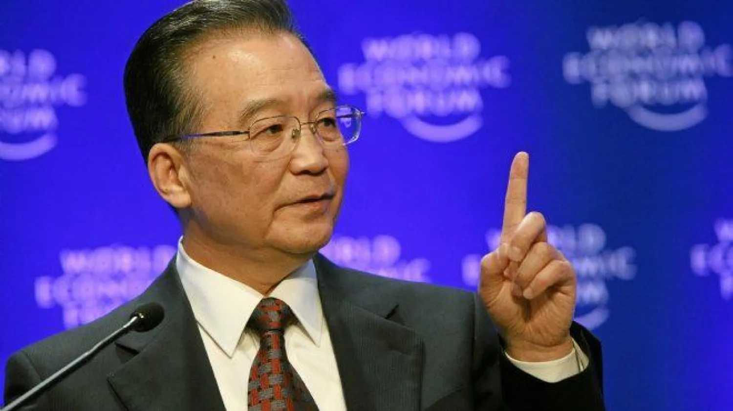 رئيس الوزراء الصيني: اقتصاد البلاد ينمو بوتيرة ملائمة والصين في طليعة النمو العالمي