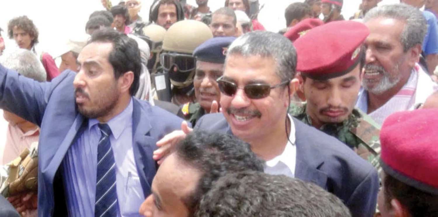 صورة لرئيس الوزراء اليمني خالد بحاح لدى وصوله عدن بداية الشهر الماضي (إ.ب.أ)