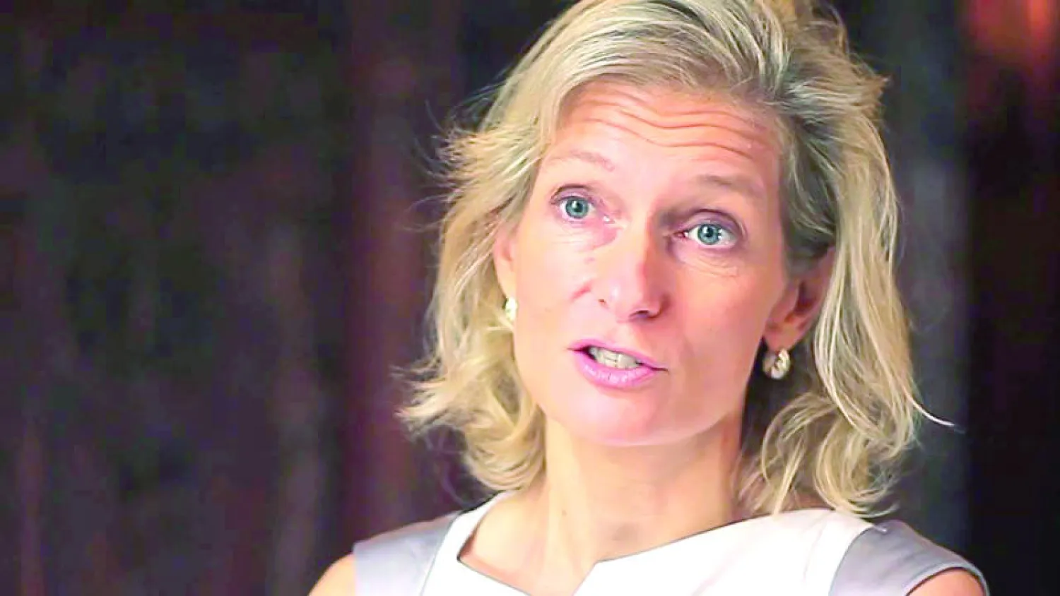 رئيسة تحرير «ذي إيكونوميست» زاني بيدوس