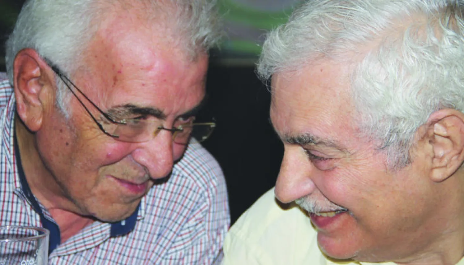 رسمي أبو علي يتذكر مجلة «الرصيف» ومقهى «أم الريس» في بيروت