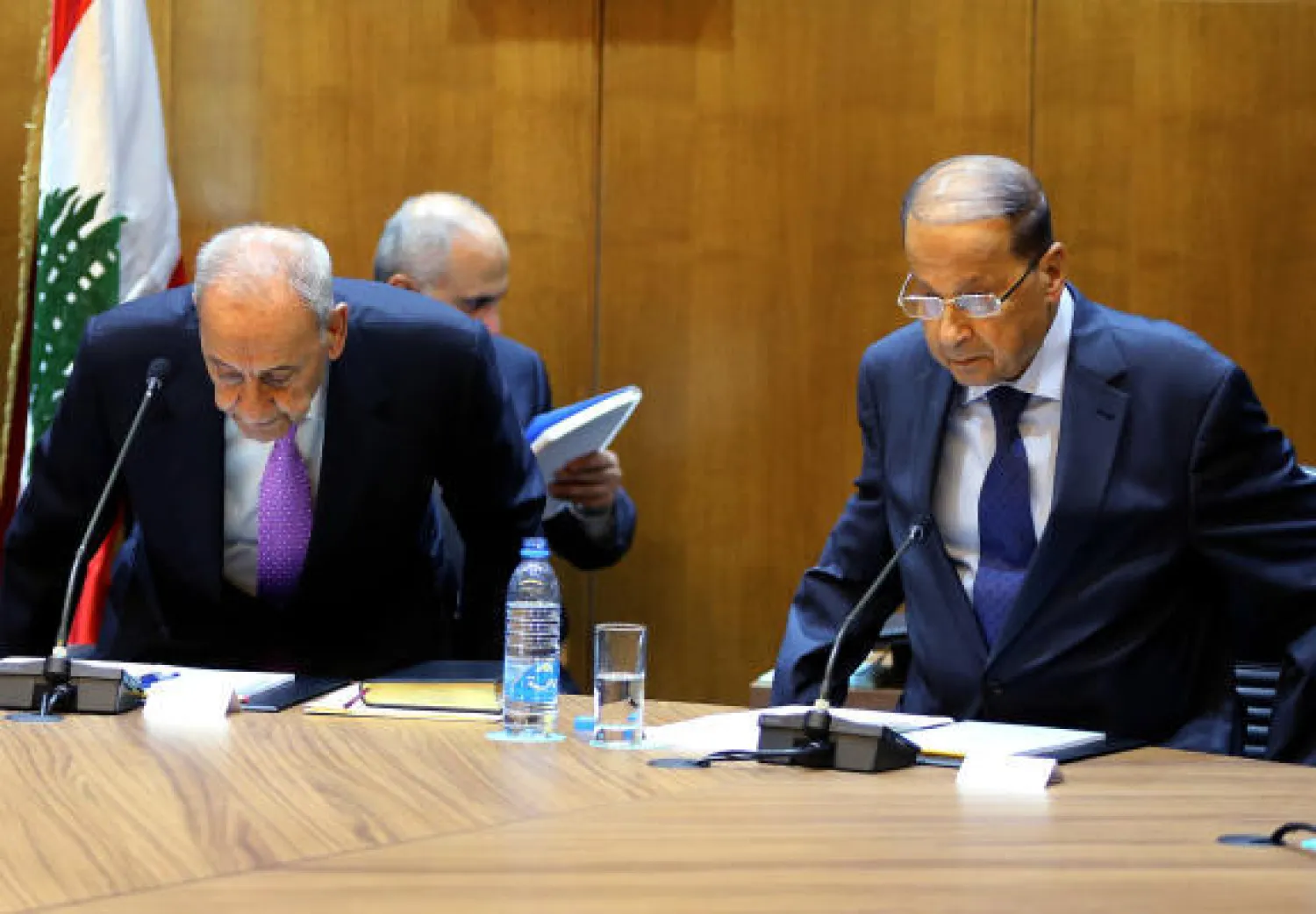 اجتماع لساسة لبنان للخروج من الأزمة السياسية والمؤسساتية