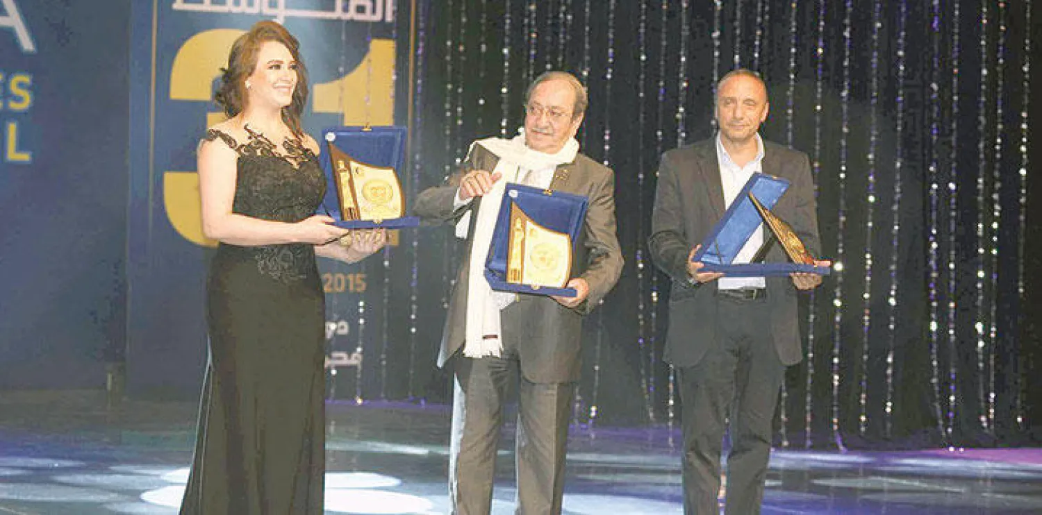 تكريم السينما السورية بإهداء درع المهرجان إلى الفنان الكبير دريد لحام والمخرج والفنان باسل الخطيب والفنانة سلاف فواخرجي