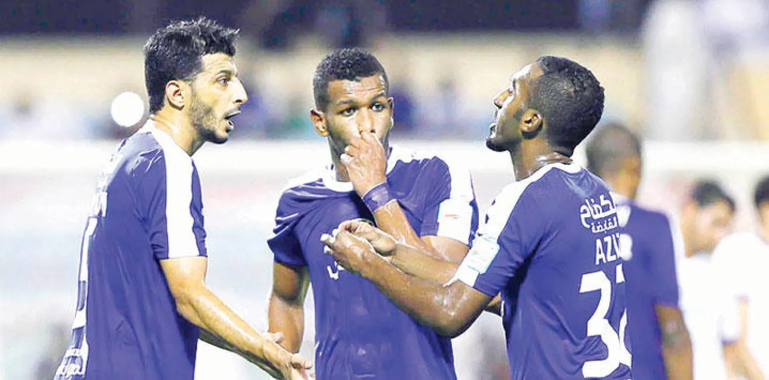 البليهي (وسط) بعد مباراة الفتح أمام الخليج ضمن دوري المحترفين («الشرق الأوسط»)
