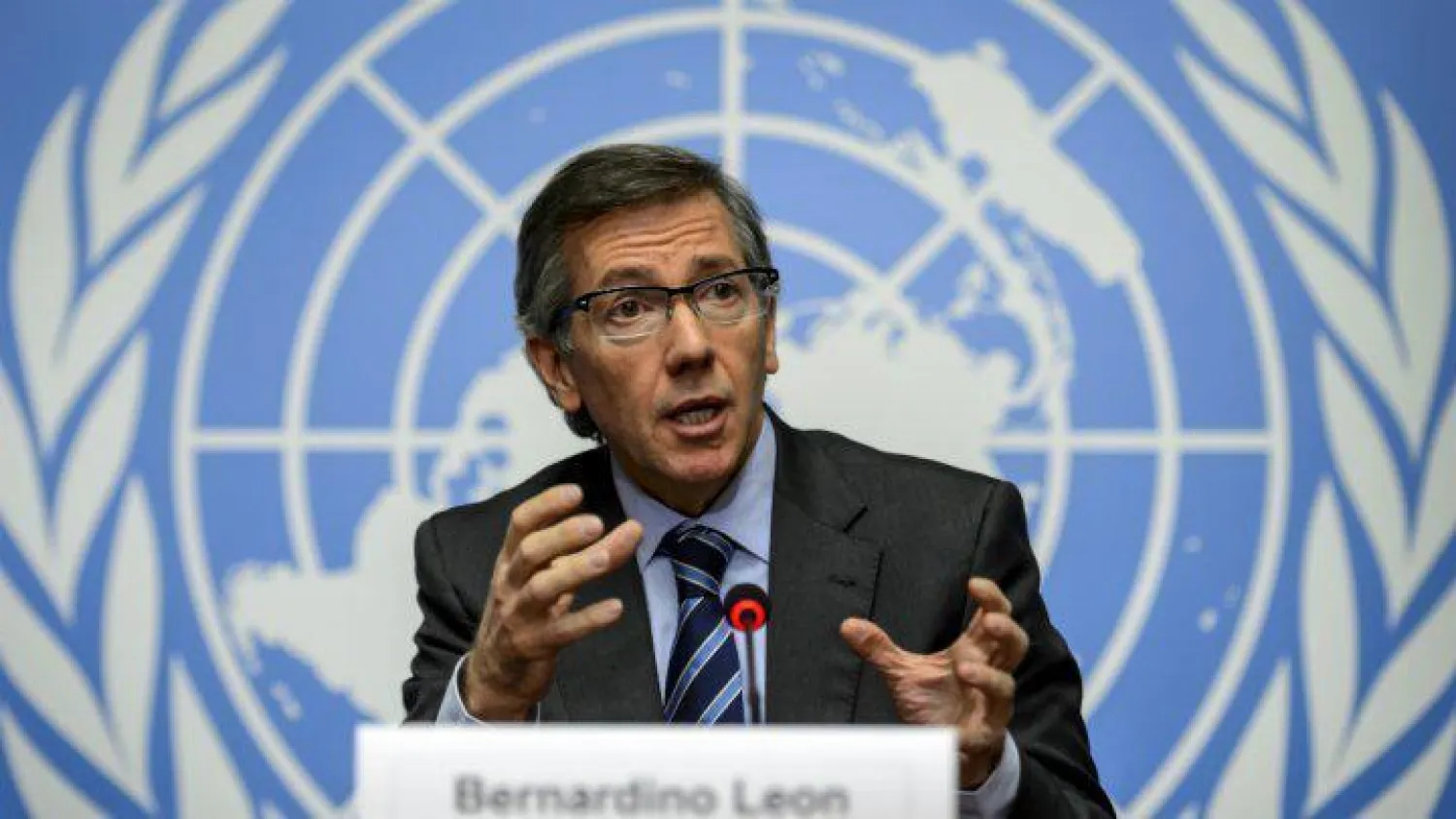 الحوار الليبي يصطدم بالضغوط والانقسامات