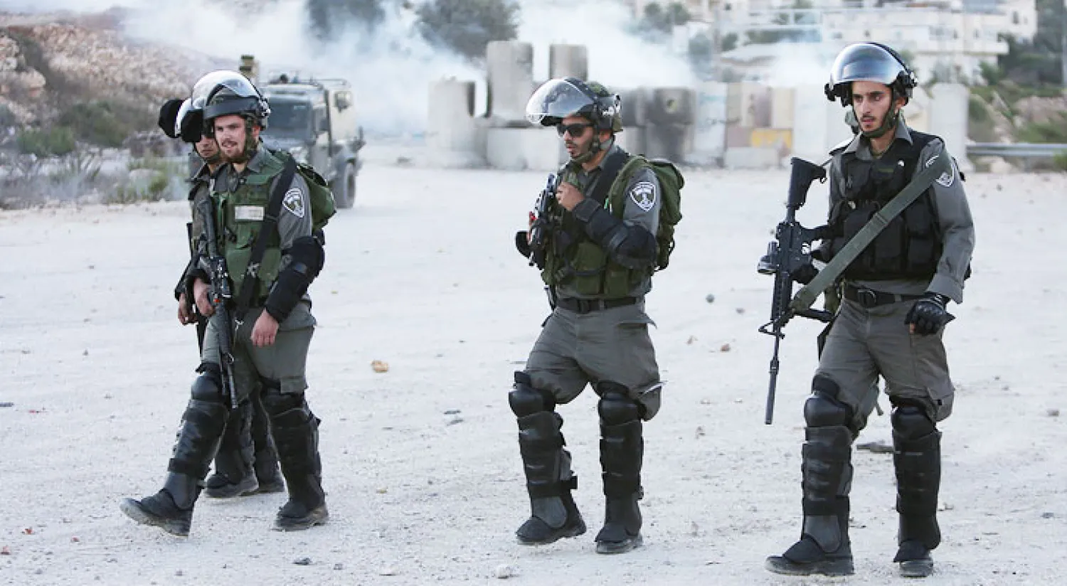 إسرائيل تواصل التصعيد في الأقصى .. وتحول القدس إلى ثكنة عسكرية