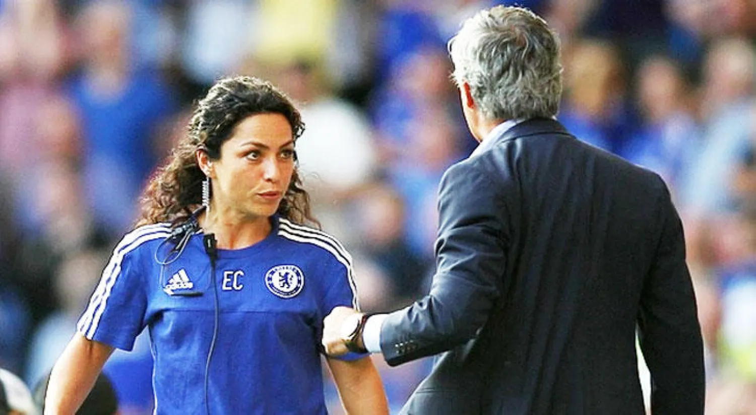 البرتغالي جوزيه مورينهو و إيفا كارنييرو طبيبة الفريق