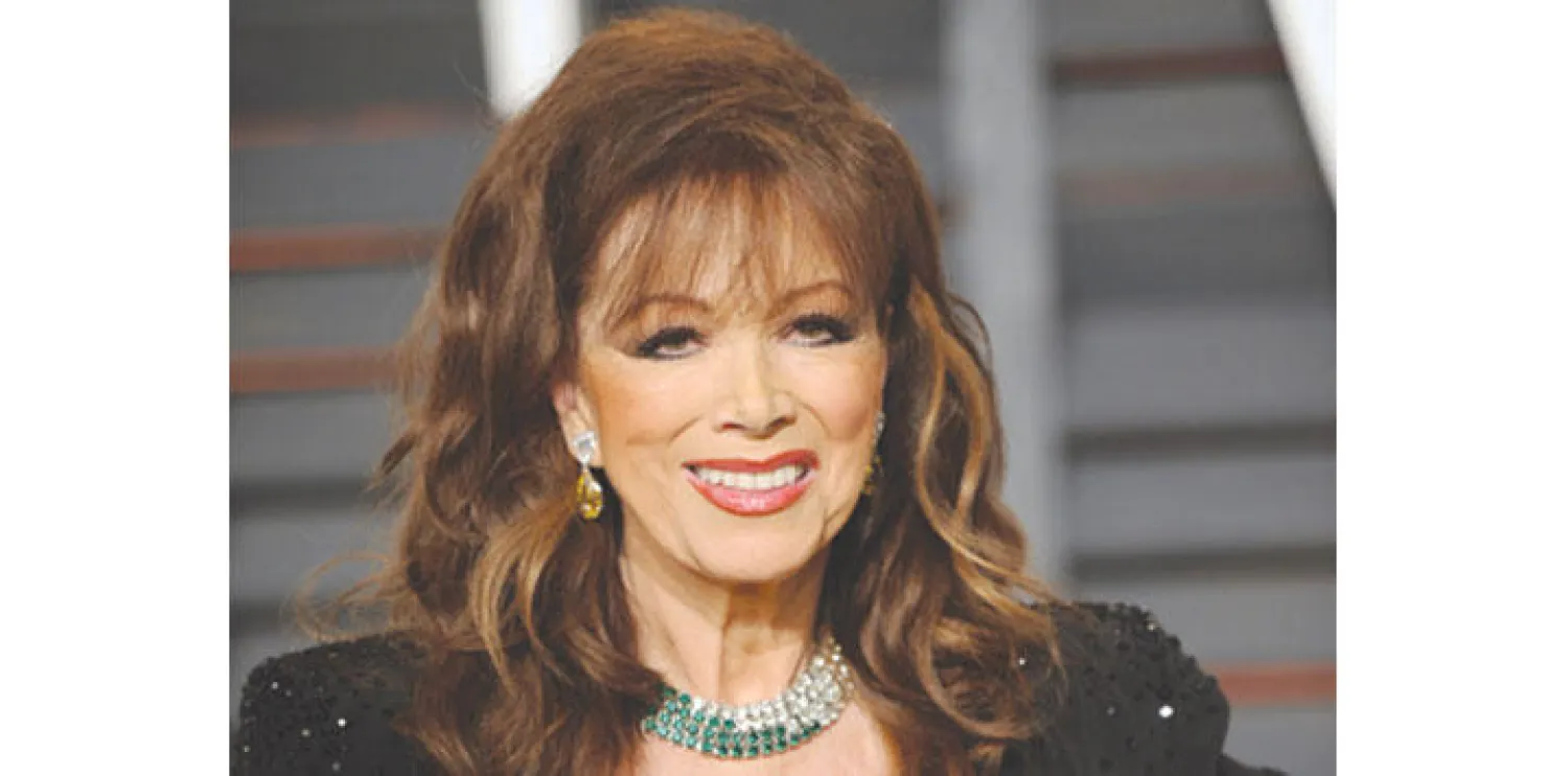 وفاة الروائية البريطانية جاكي كولينز عن 77 عامًا