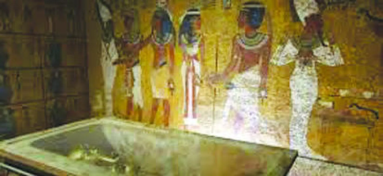 الفرعون الذهبي توت عنخ آمون يقضي الخريف المقبل في غرفة جانبية بوادي الملوك