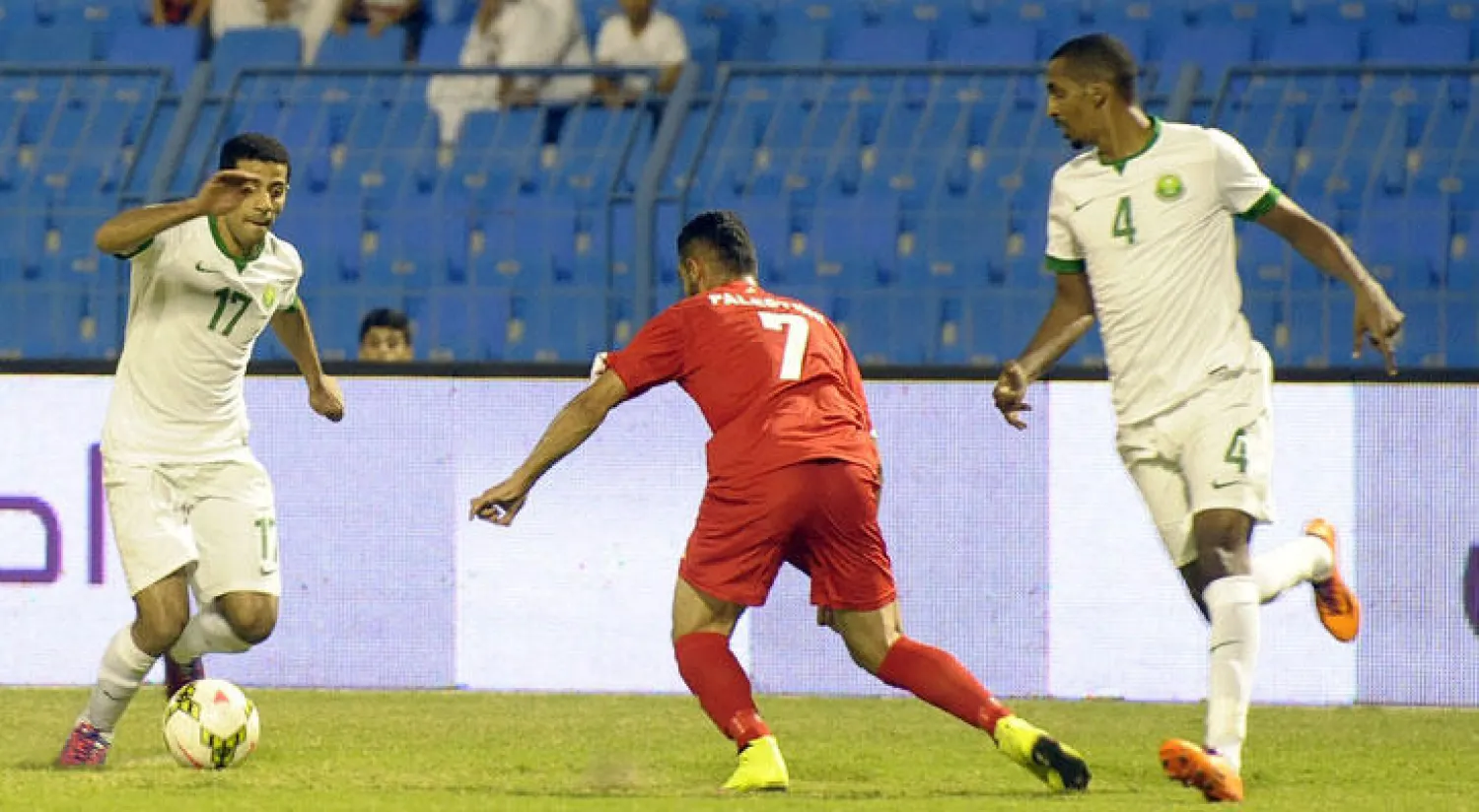 منتخبا فلسطين والسعودية لم يقررا بعد مكان لقاء الإياب ( أ ف ب )