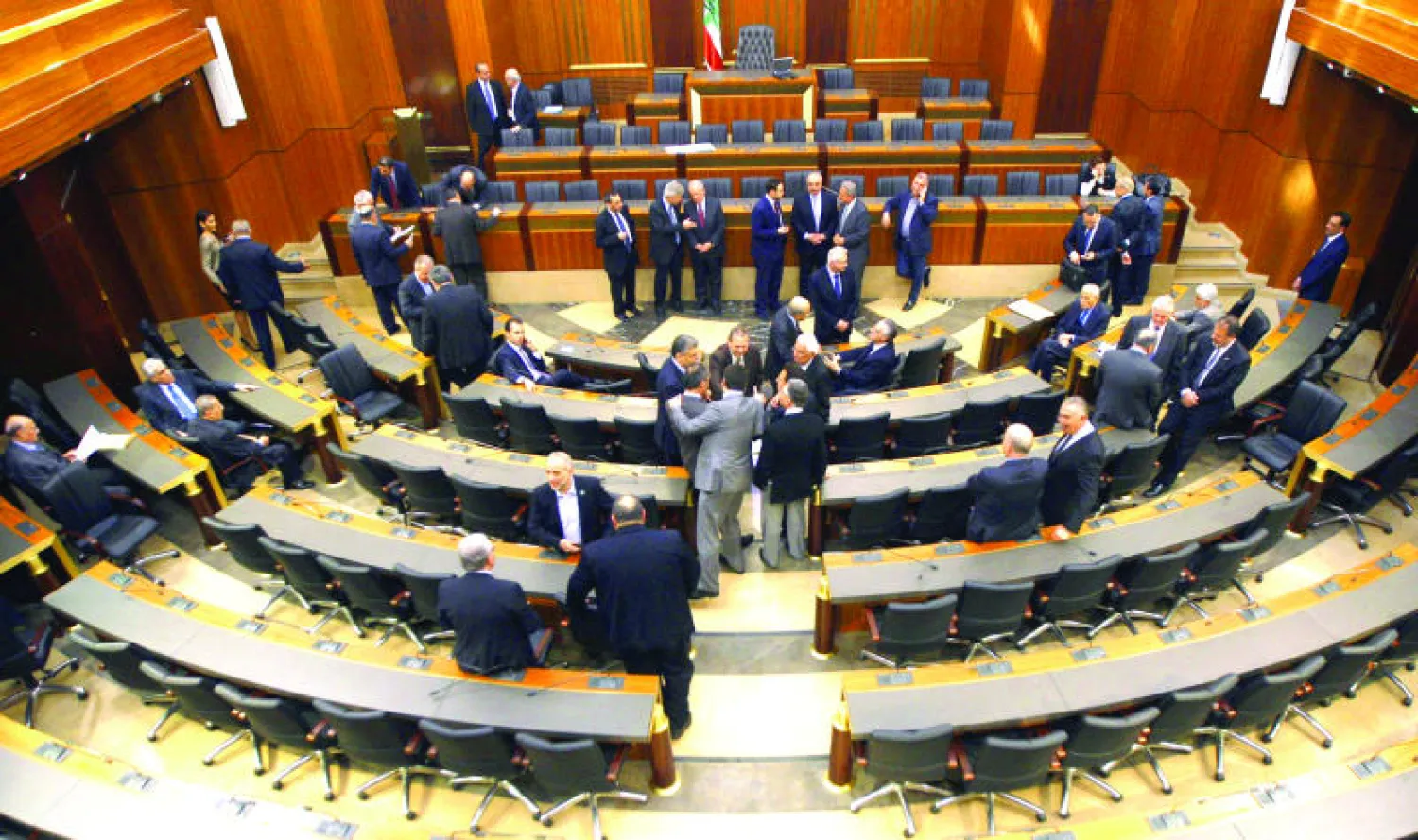 صورة أرشيفية لاجتماعات أعضاء مجلس النواب اللبناني في أبريل الماضي  (غيتي)