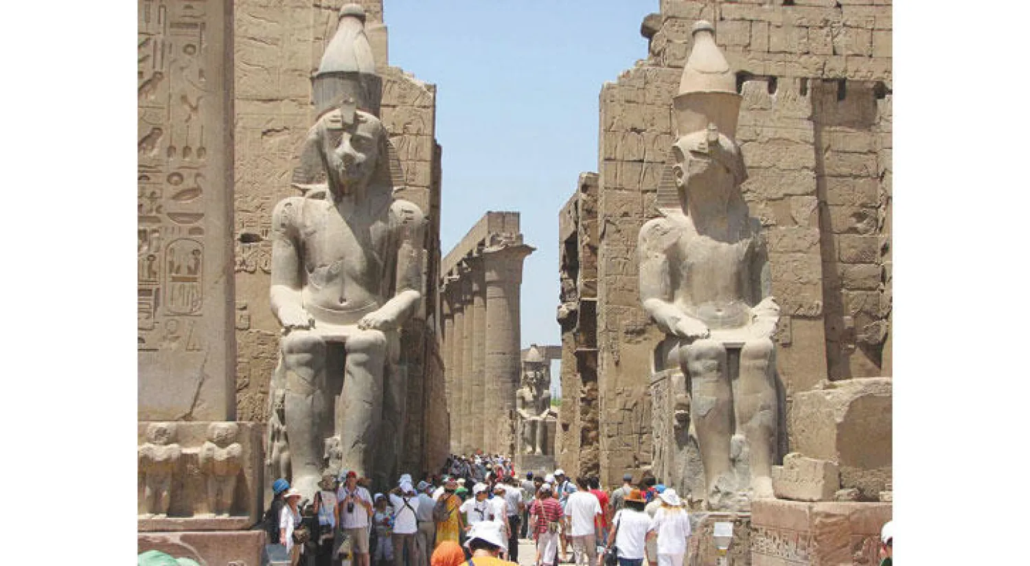 الآثار في الأقصر تجذب السياح