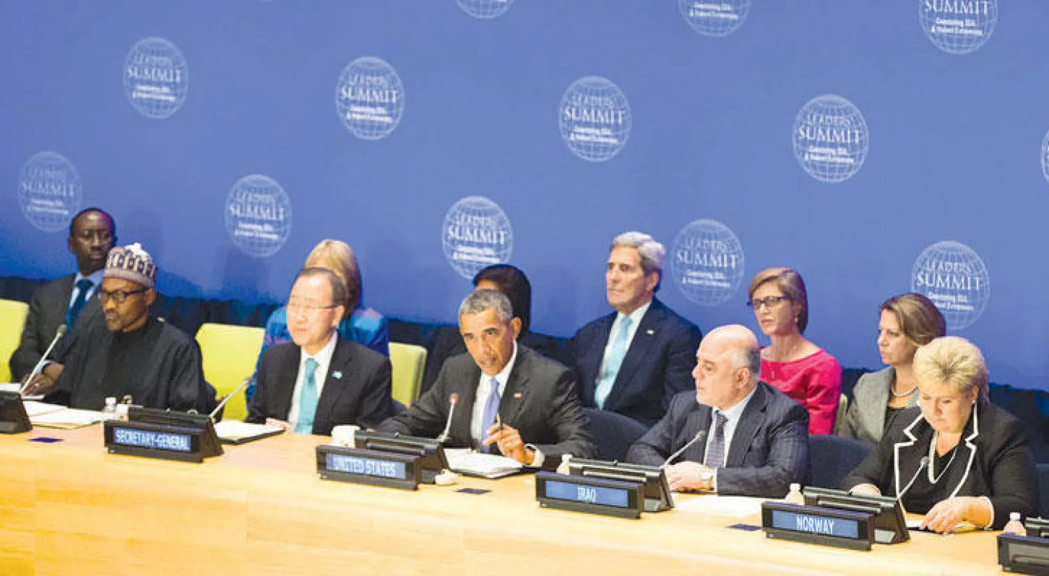في افتتاح قمة مكافحة الإرهاب ويبدو الرئيس أوباما.. إلى اليسار الرئيس النيجيري والأمين العام للأمم المتحدة ورئيس وزراء العراق حيدر العبادي (أ.ب)