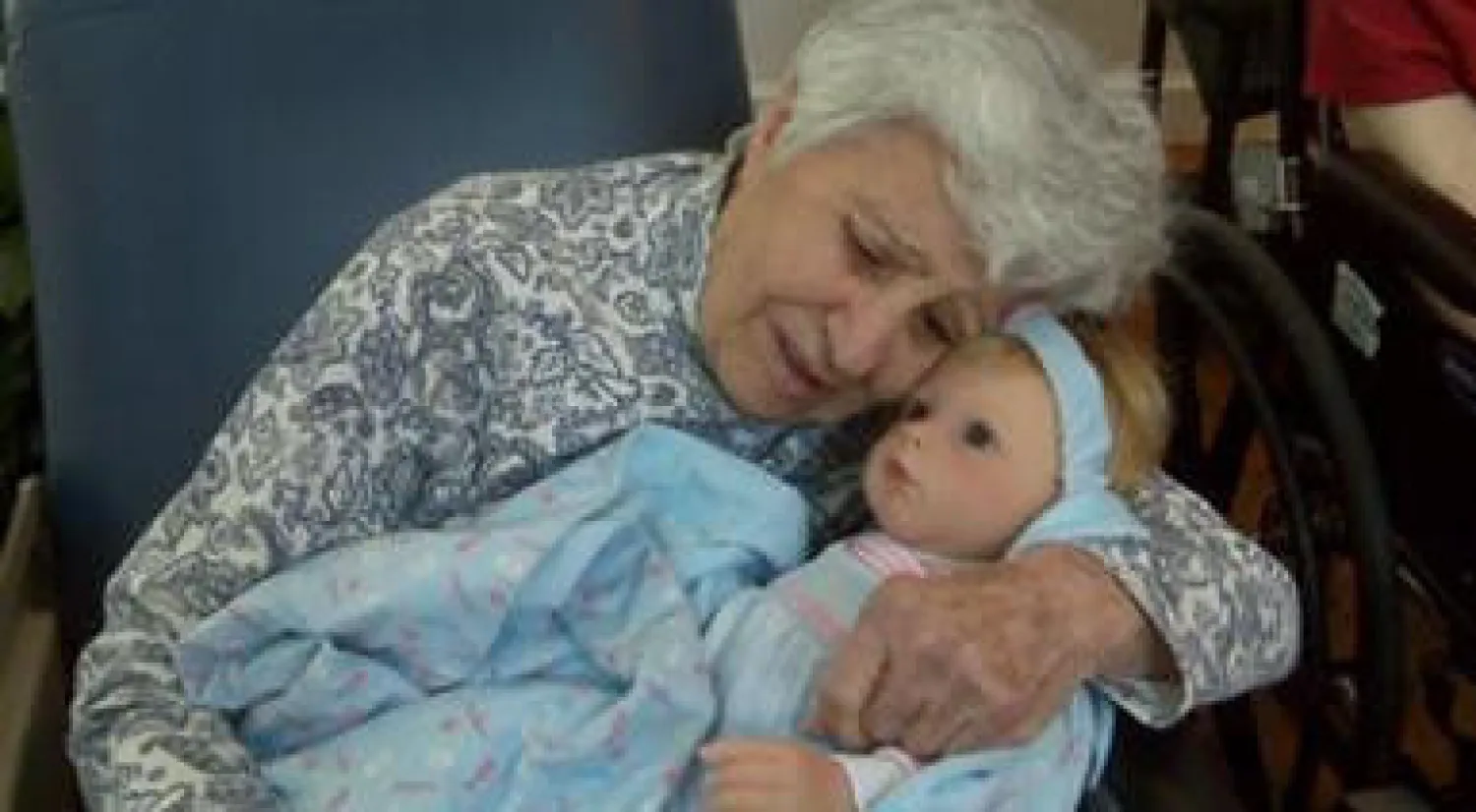 الدمى.. علاج ساحر لمرضى الزهايمر