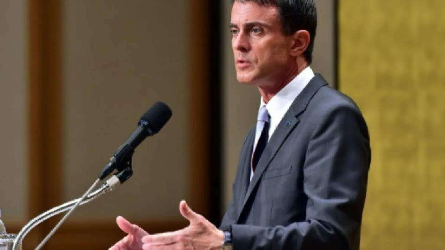 رئيس الوزراء الفرنسي يبدأ زيارته إلى القاهرة