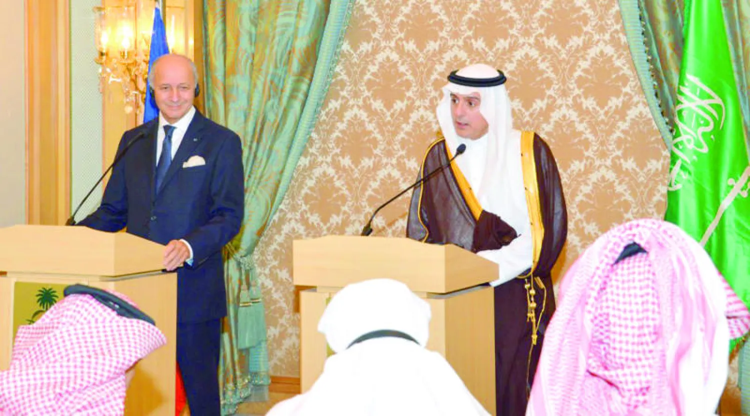 عادل الجبير وزير الخارجية السعودي، ونظيره الفرنسي لوران فابيوس، خلال المؤتمر الصحافي المشترك، في العاصمة الرياض أمس (واس)