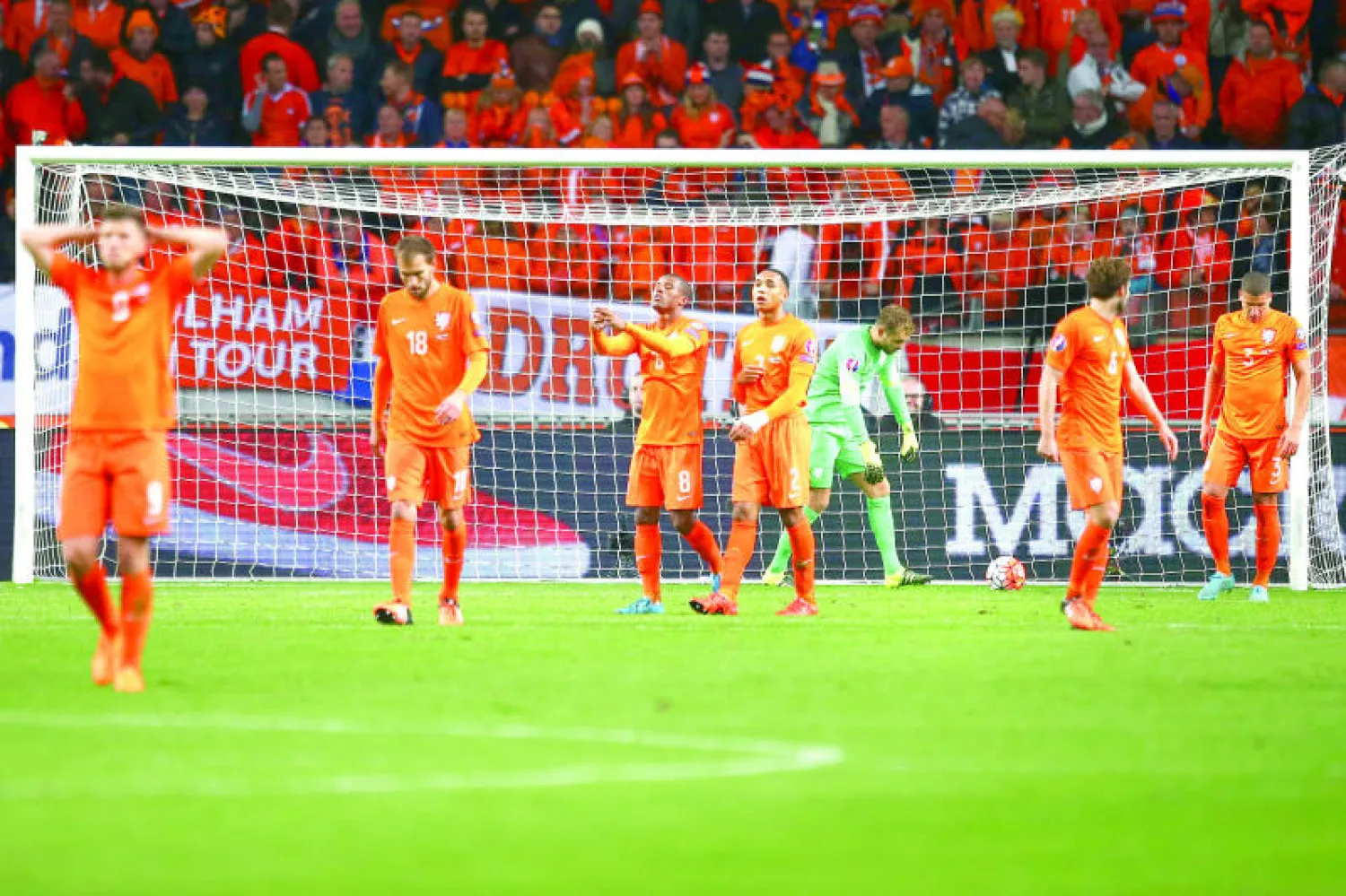 المنتخب الهولندي انهار تمامًا في التصفيات الأوروبية (أ.ب)