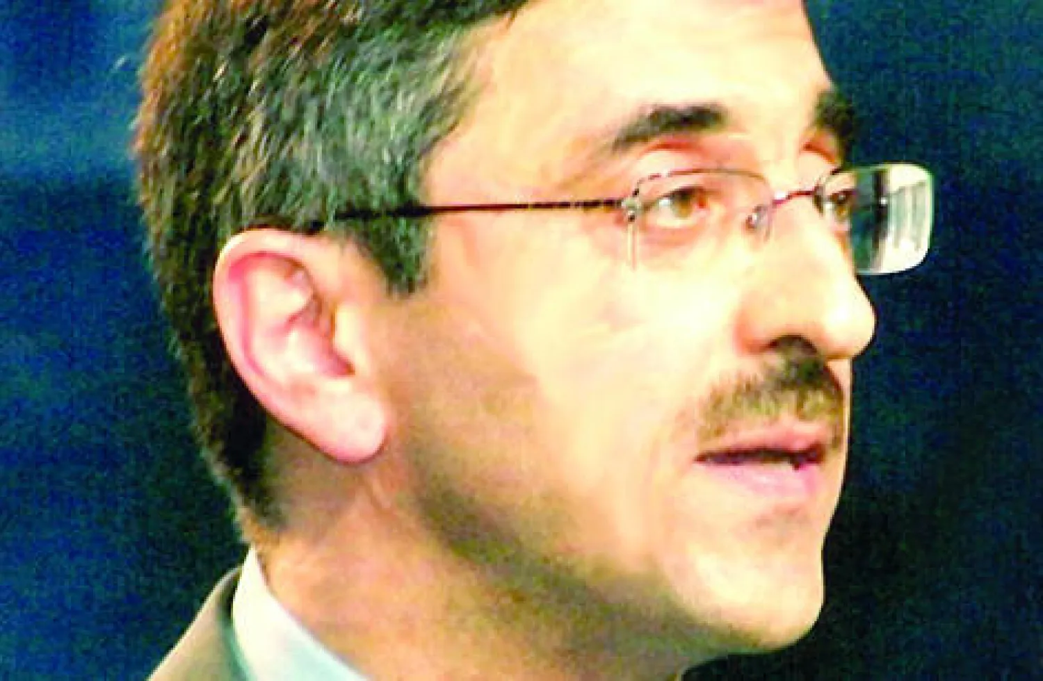 بهزاد نظيري عضو لجنة الشؤون الخارجية في المجلس الوطني للمقاومة الإيرانية والسجين السياسي السابق في إيران («الشرق الأوسط»)